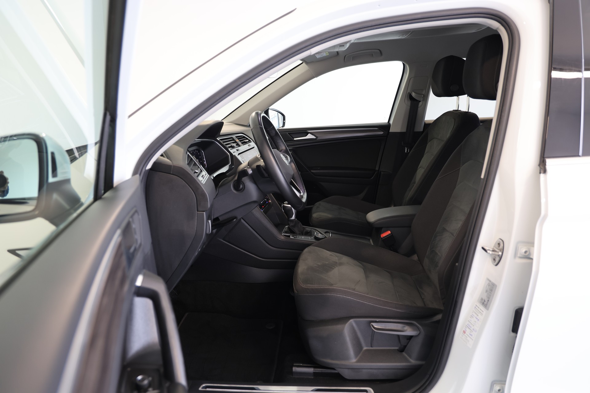 VW Tiguan Allspace 2.0 TDI SCR Elegance DSG-image-5