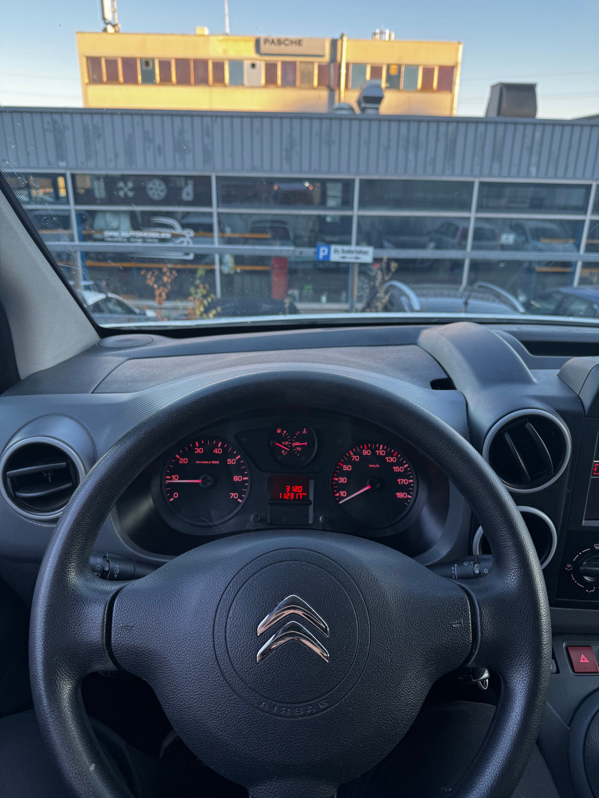 CITROEN Berlingo 1.6 HDi 90 Komfort-image-10