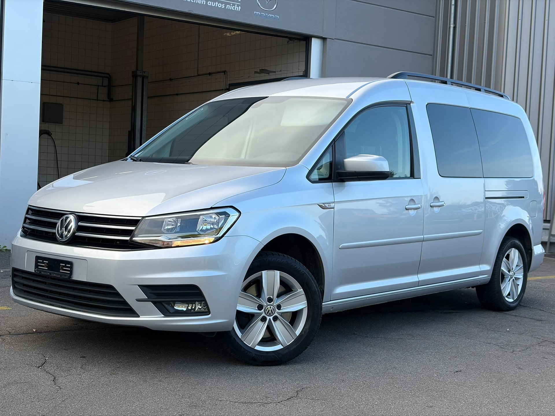VW Caddy Maxi 2.0 TDI Trendline DSG-image-0