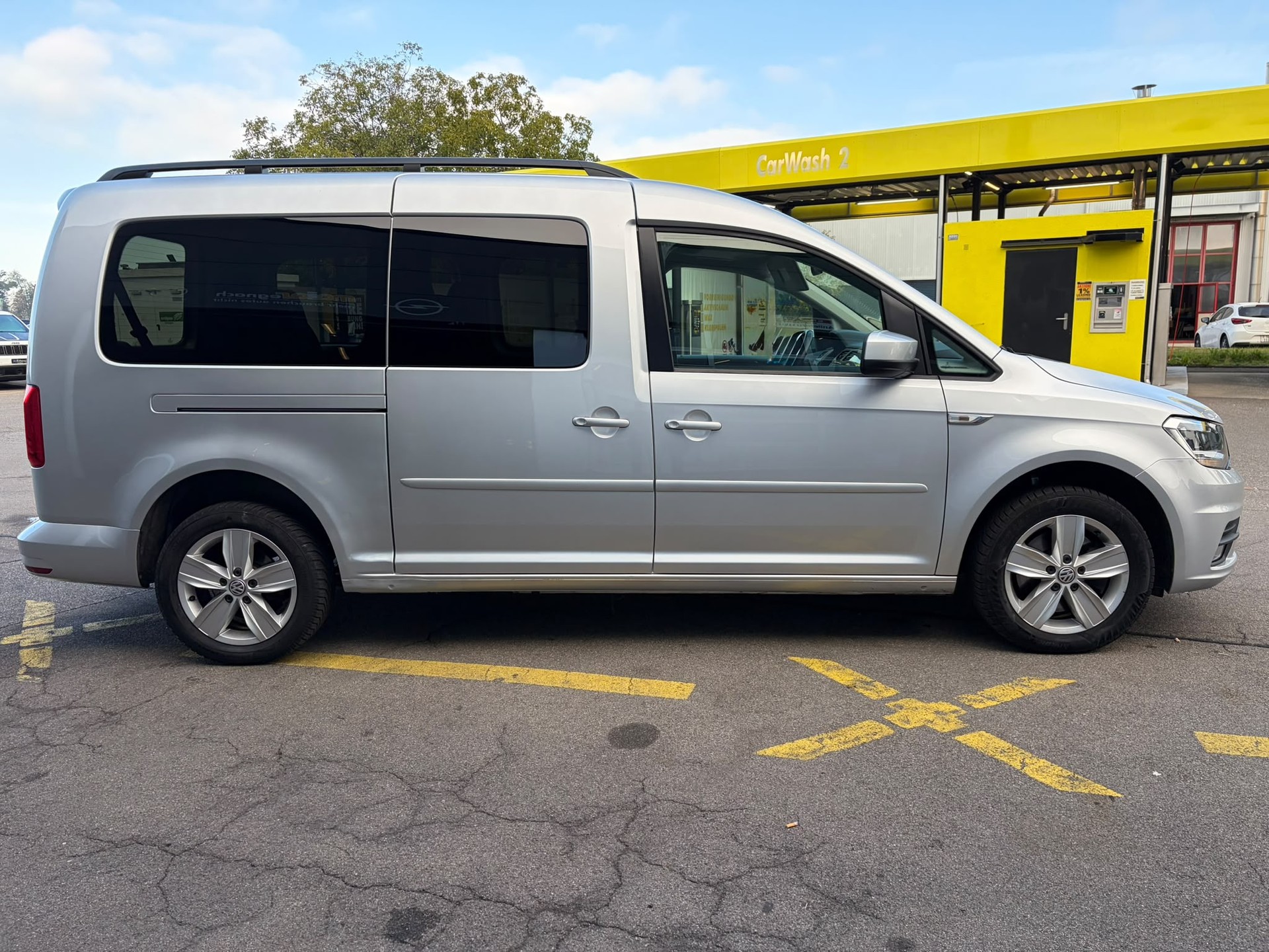 VW Caddy Maxi 2.0 TDI Trendline DSG-image-4
