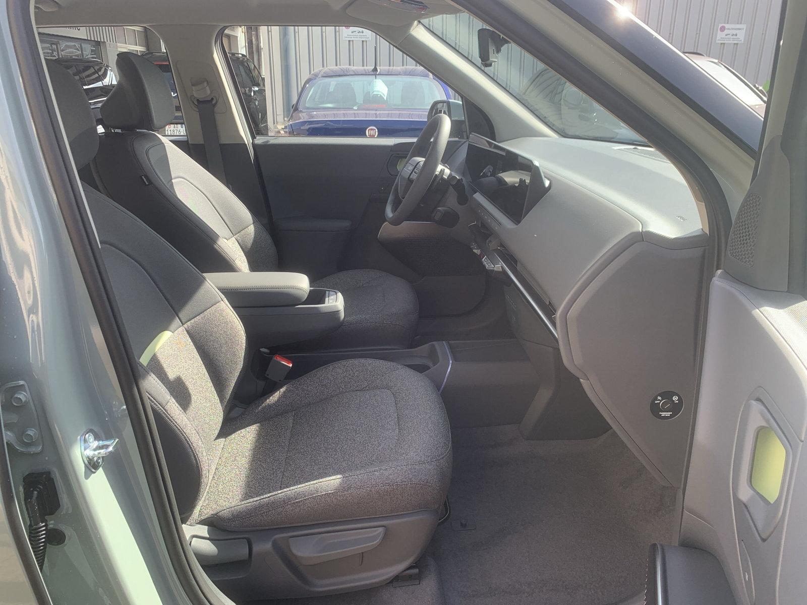 KIA EV2 61 kWh Air 4P-image-5