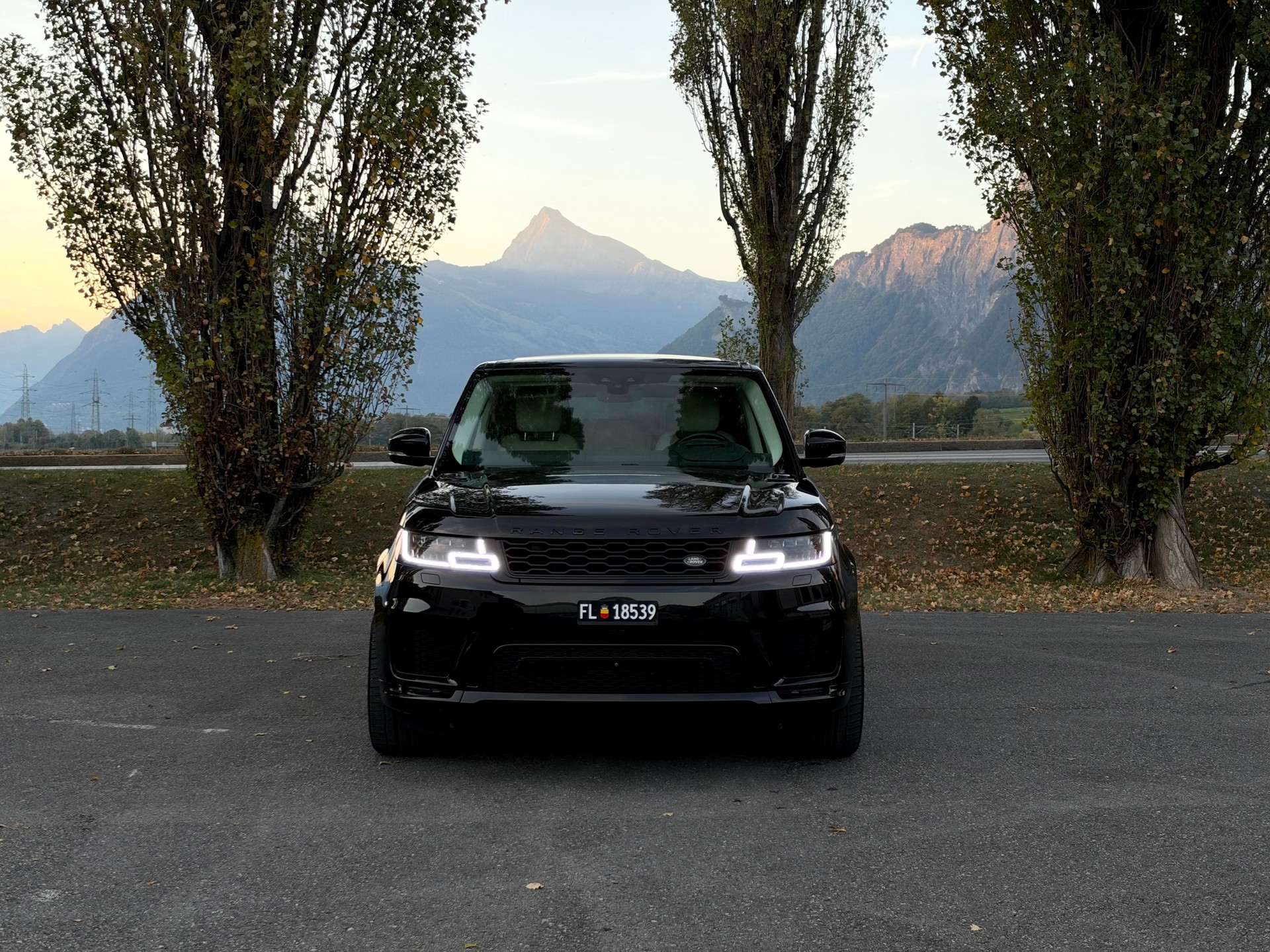 LAND ROVER 3.0 SDV6 HSE Dynamic-image-2