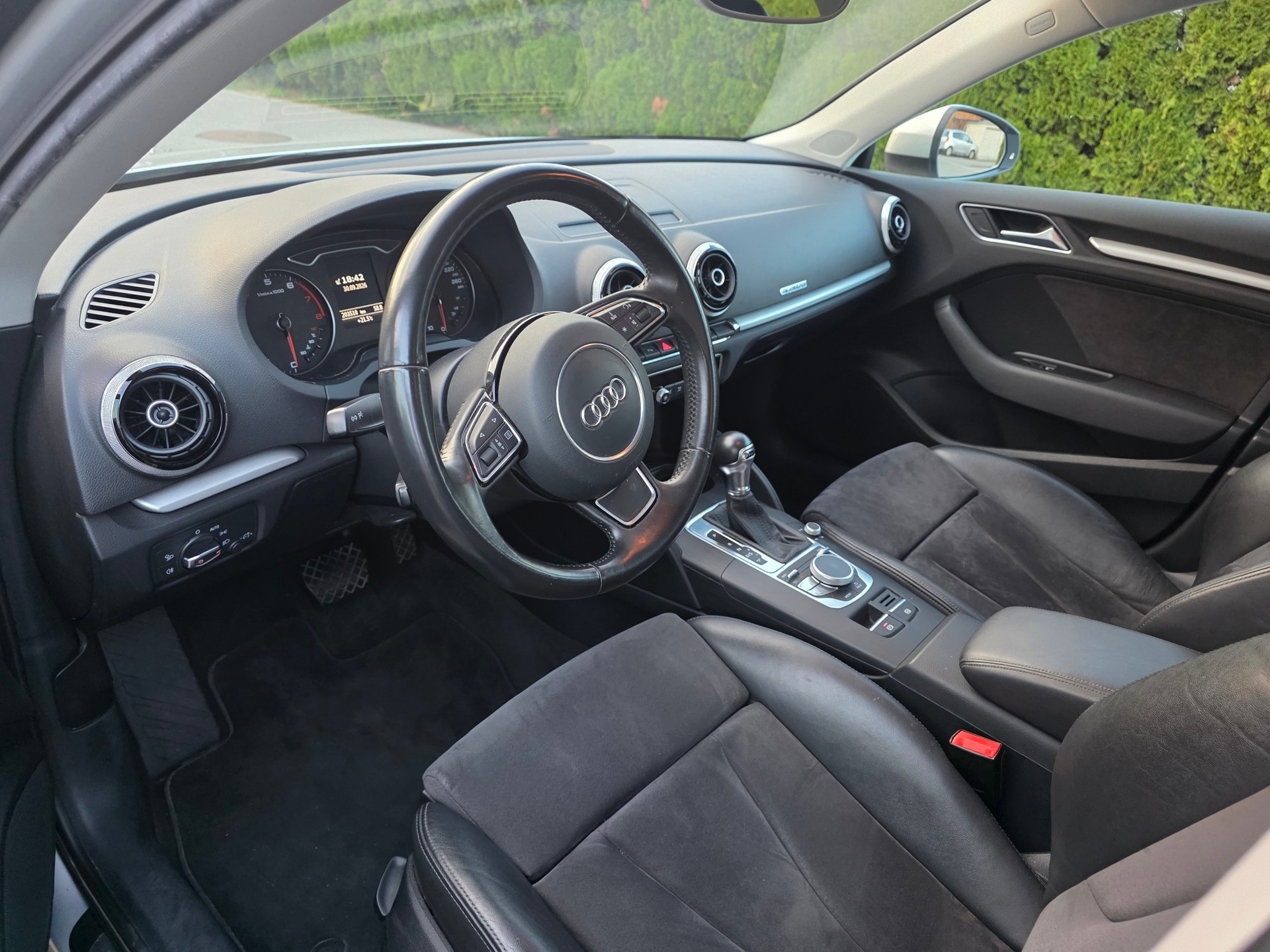 AUDI 1.8 T FSI Ambition qu. S-Tr.-image-4