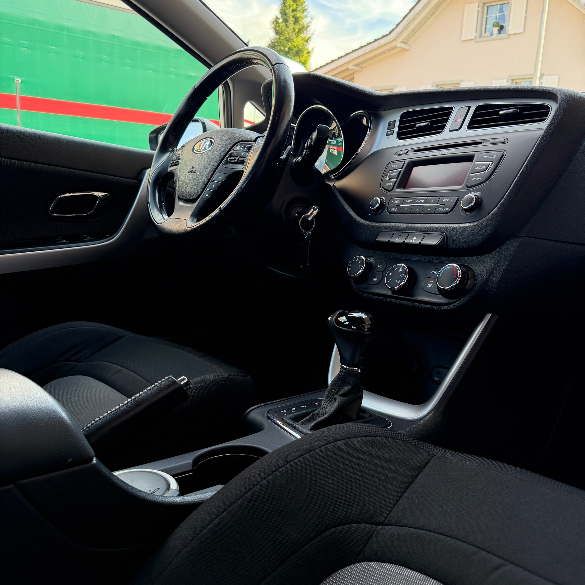 KIA Cee'd Sportswagon 1.6 GDi Trend DCT-image-11