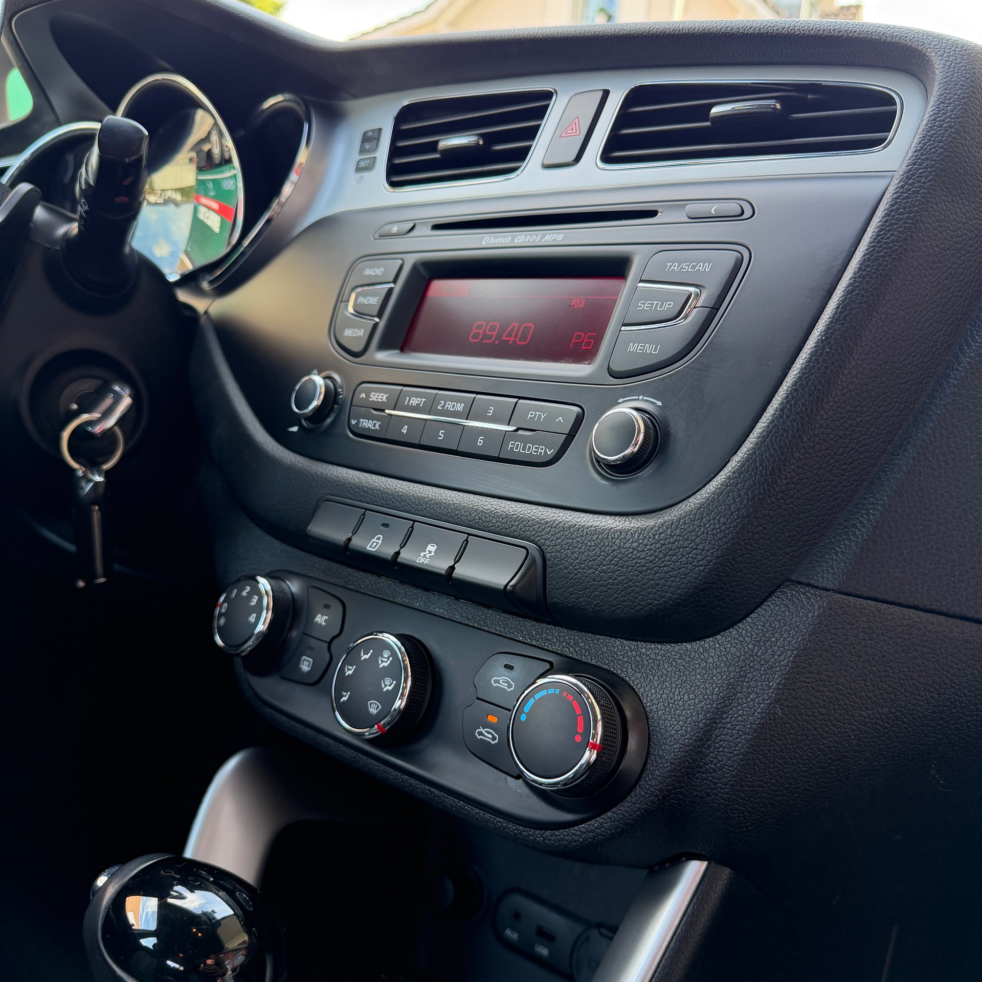 KIA Cee'd Sportswagon 1.6 GDi Trend DCT-image-12