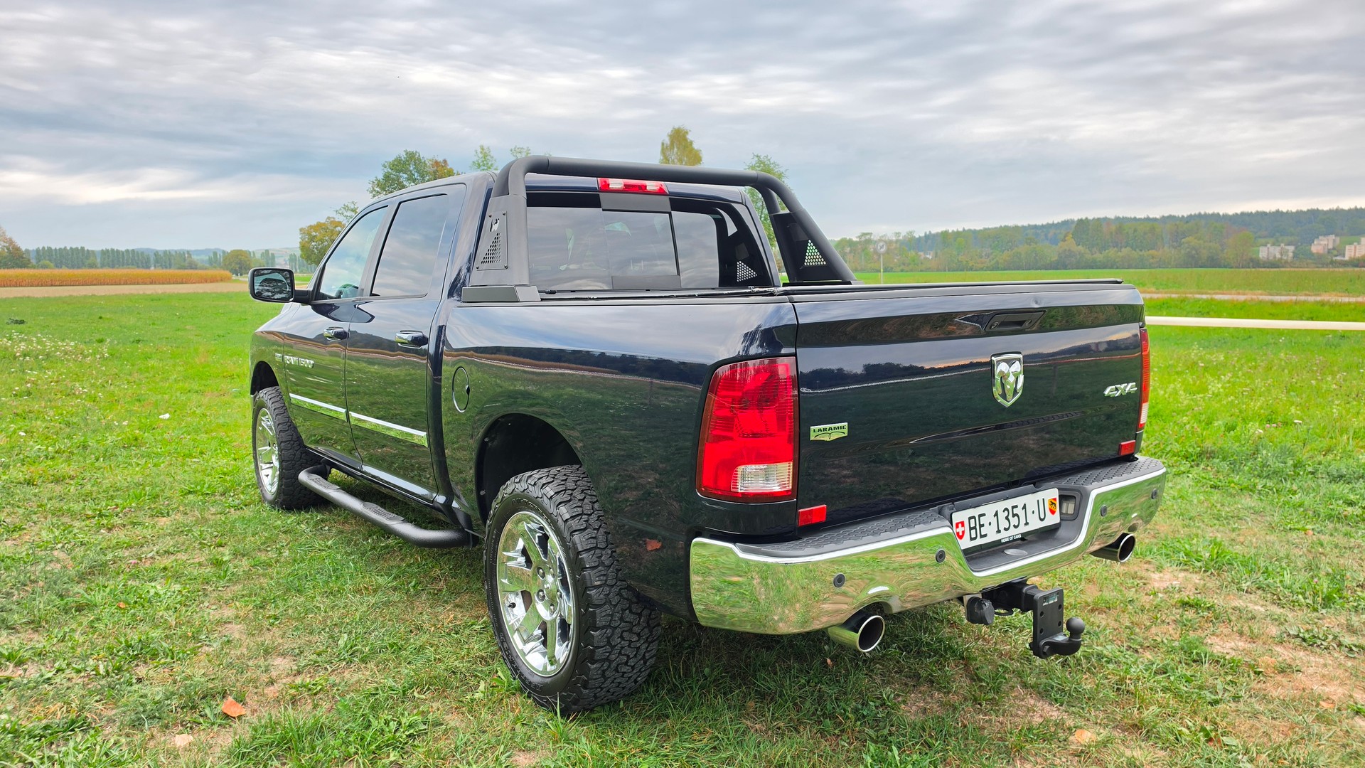 DODGE RAM 1500 5.7 V8 HEMI Crew Cab Laramie 4X4-image-8