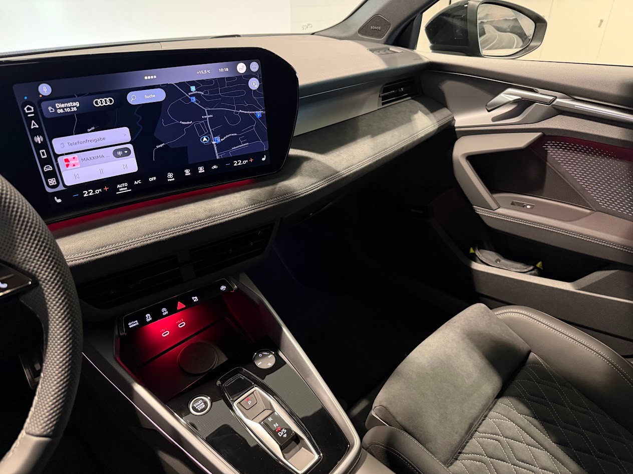 AUDI A3 Sportback TFSI 110 kW S line Attraction S tronic-image-10