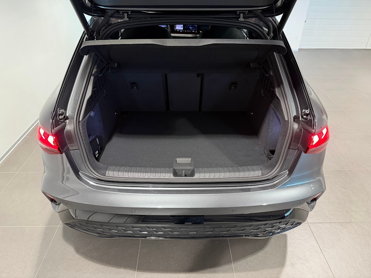 AUDI A3 Sportback TFSI 110 kW S line Attraction S tronic-image-12