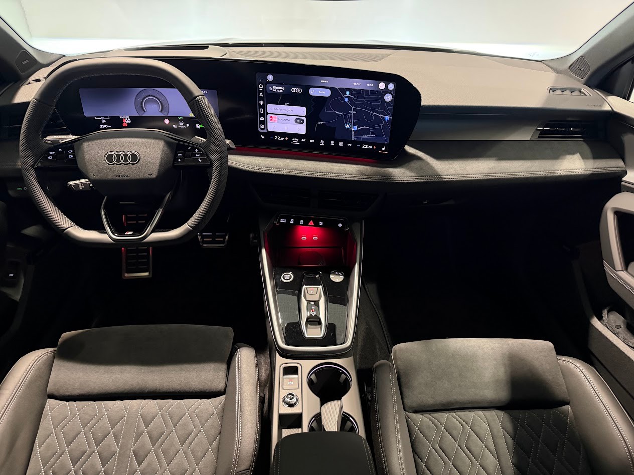 AUDI A3 Sportback TFSI 110 kW S line Attraction S tronic-image-11