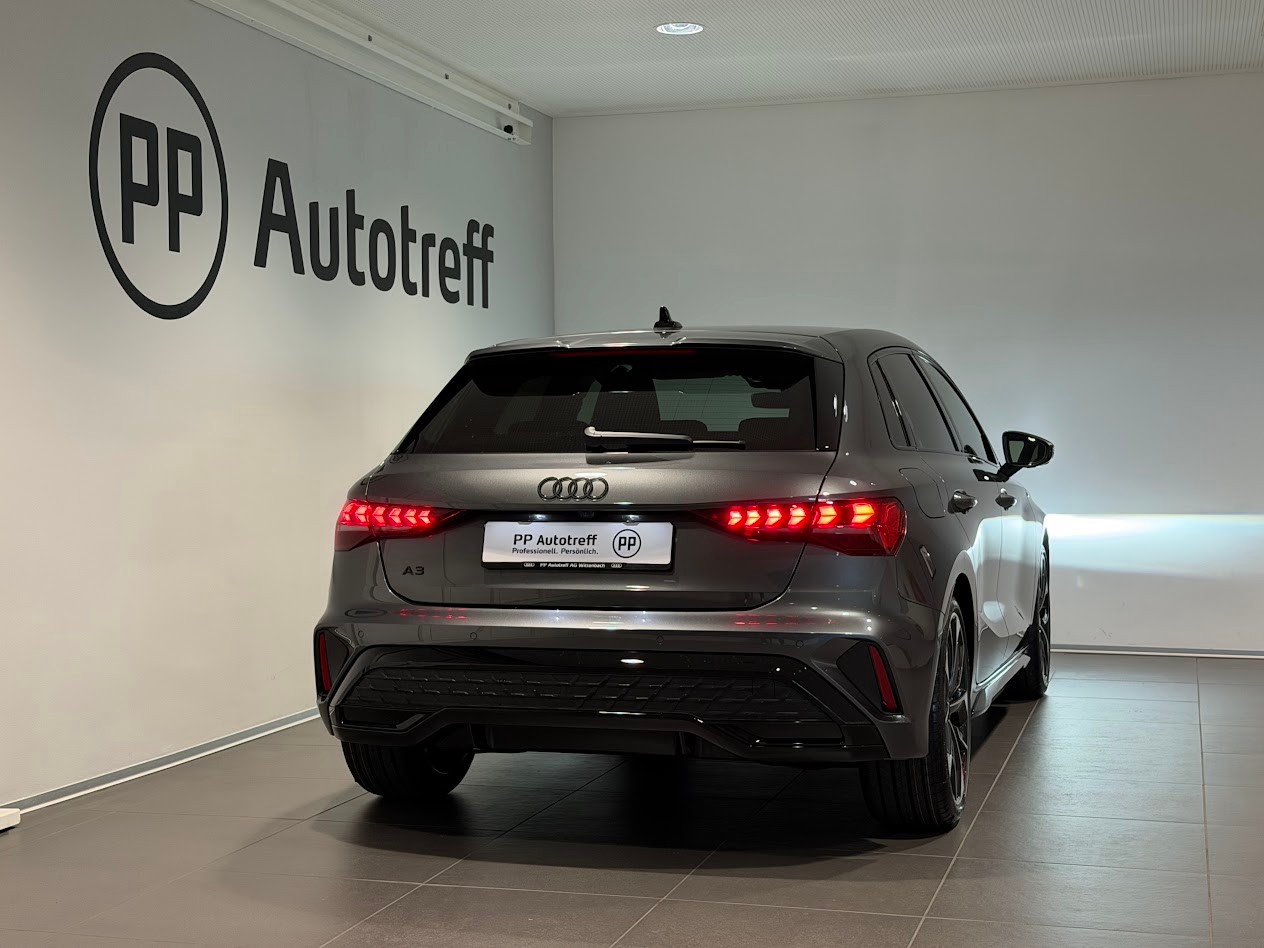 AUDI A3 Sportback TFSI 110 kW S line Attraction S tronic-image-13