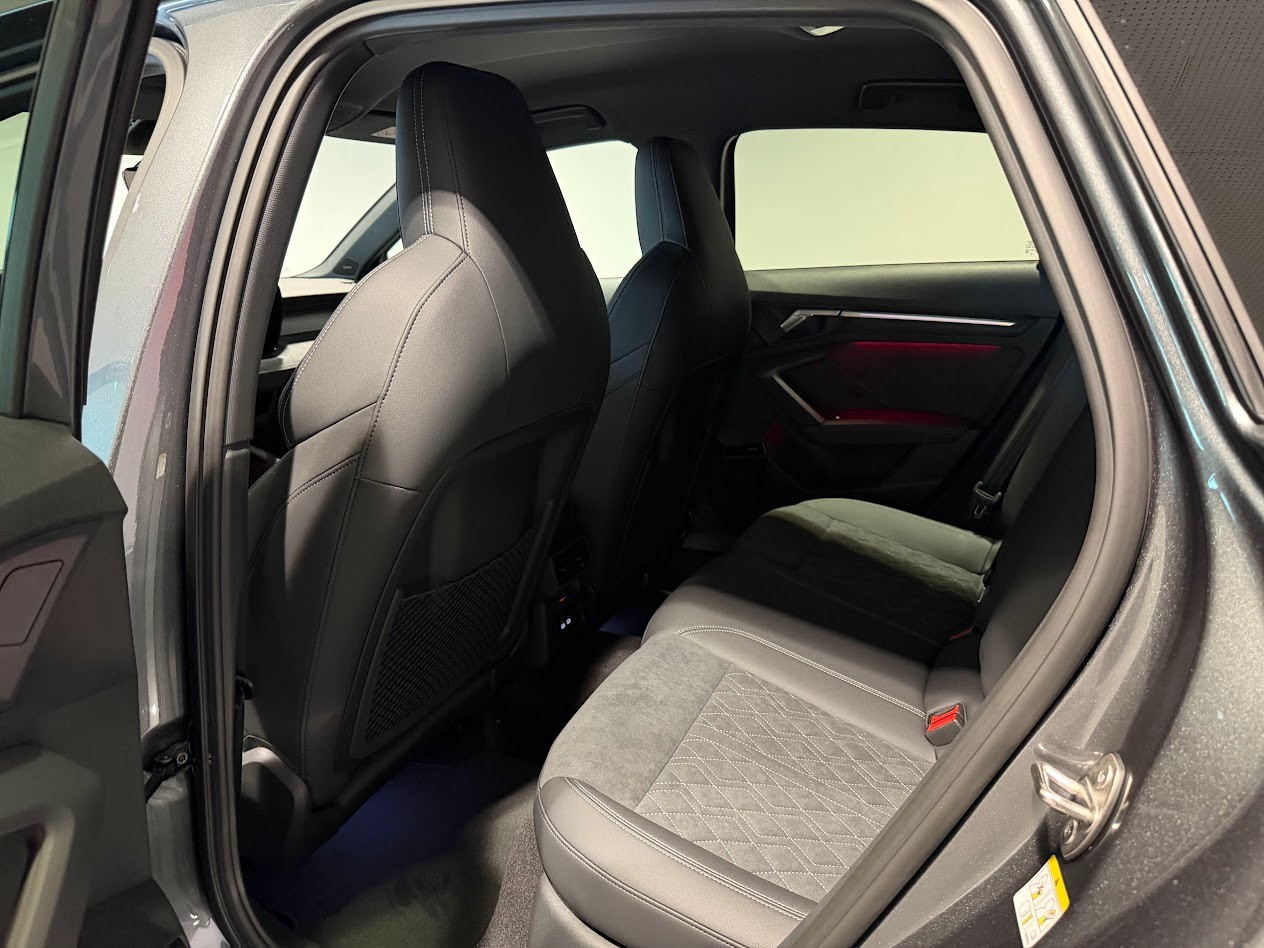 AUDI A3 Sportback TFSI 110 kW S line Attraction S tronic-image-4