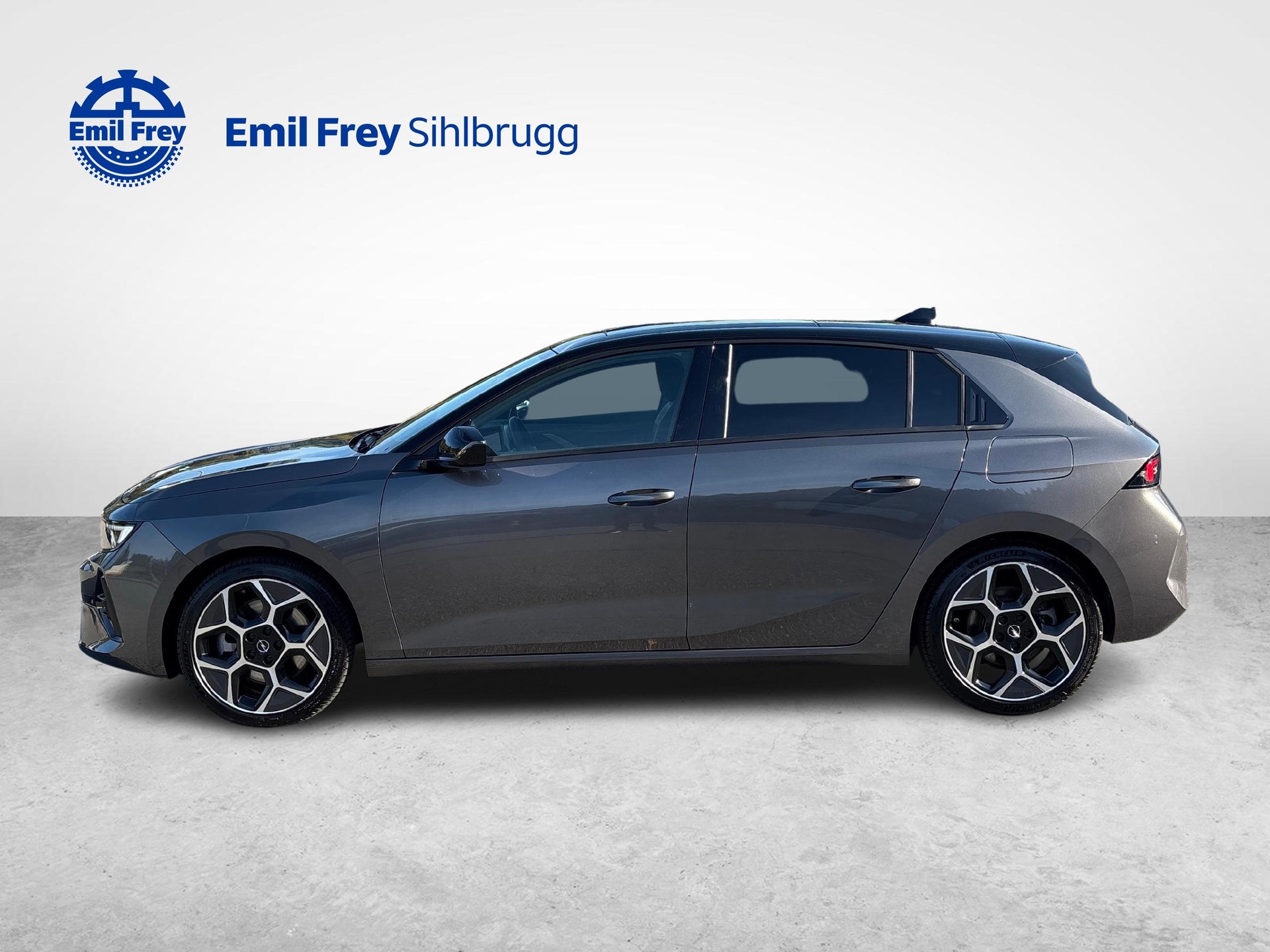 OPEL Astra 1.6 T PHEV 180 Swiss Premium-image-4
