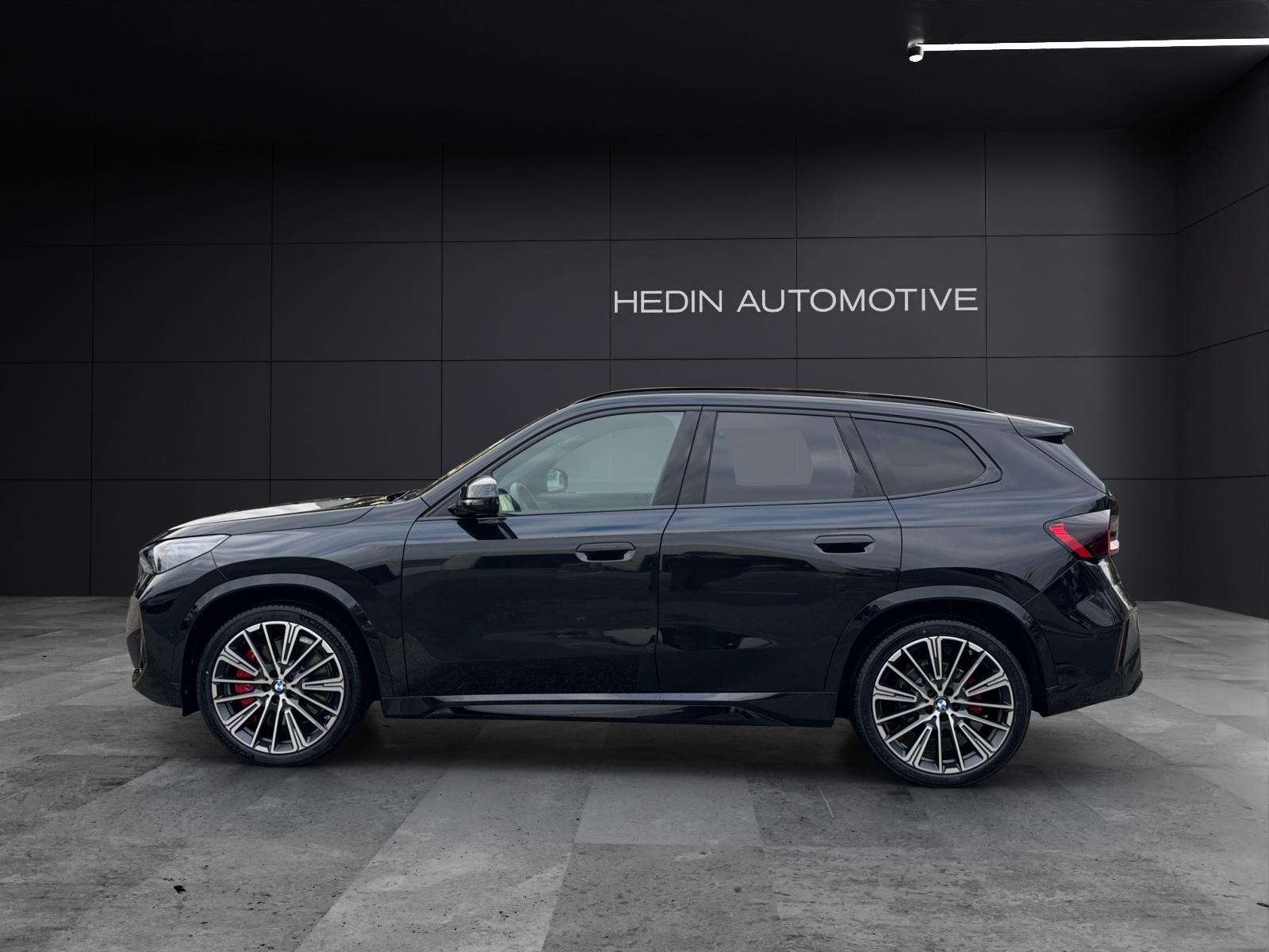 BMW iX1 xDrive 30-showroom-element-2
