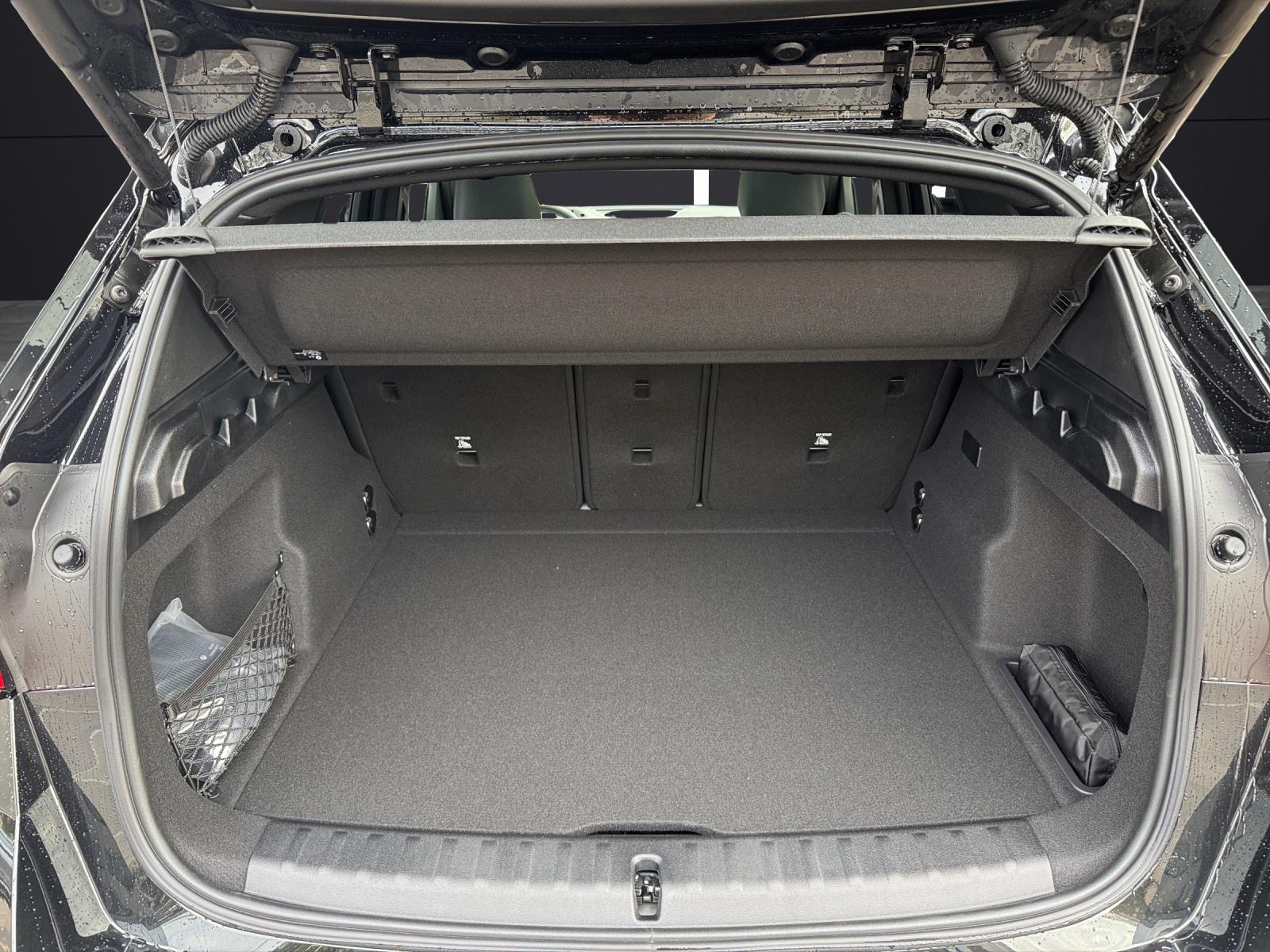 BMW iX1 xDrive 30-image-20