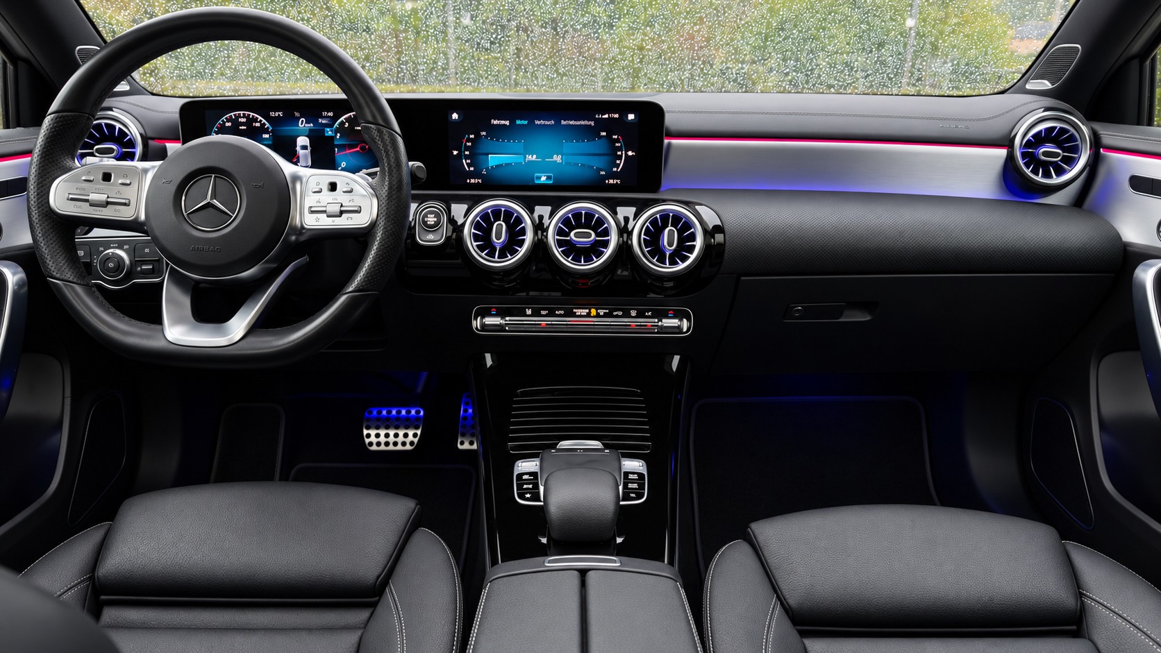MERCEDES-BENZ A 200 AMG Line 7G-DCT-image-10