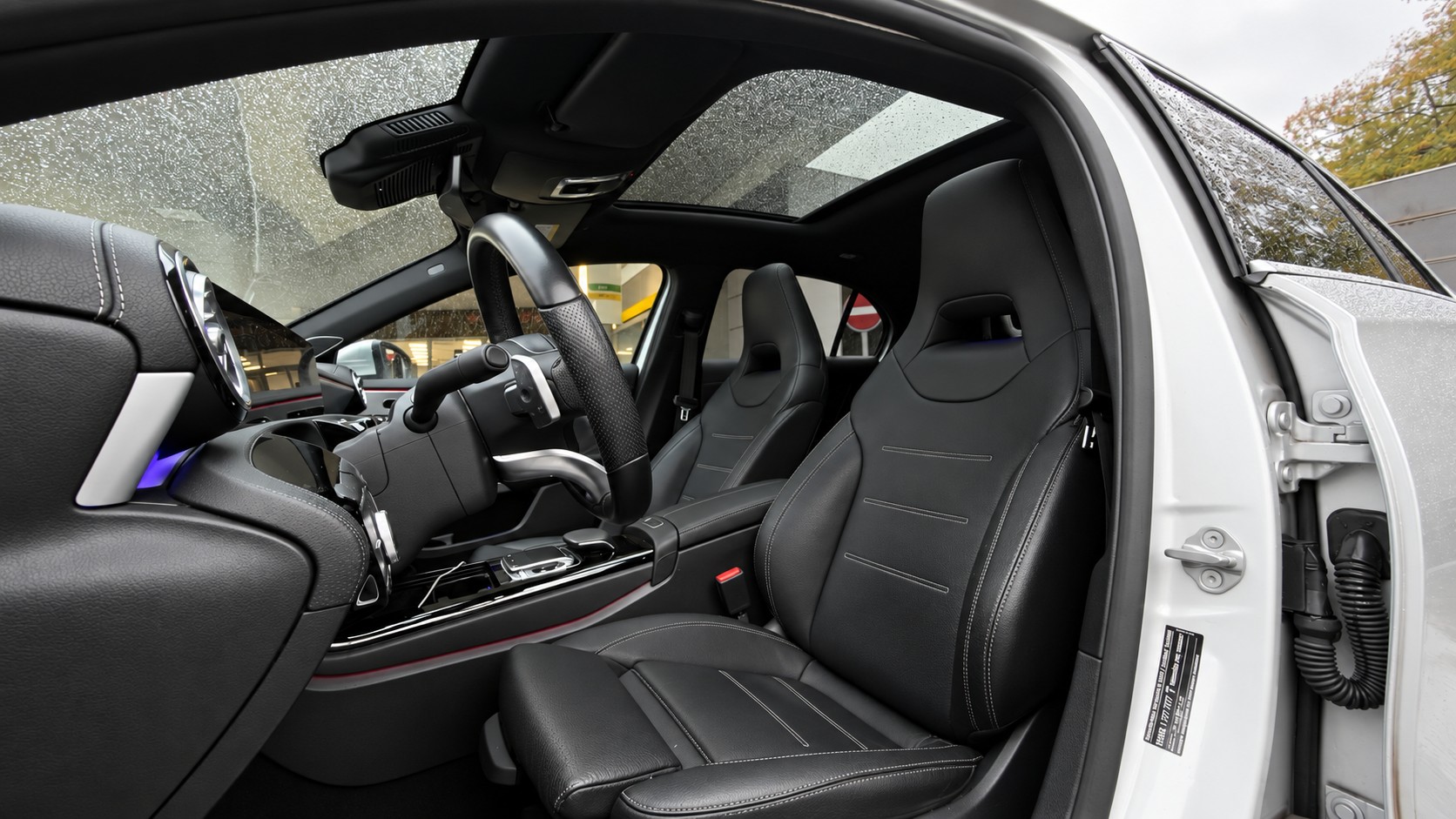 MERCEDES-BENZ A 200 AMG Line 7G-DCT-image-8