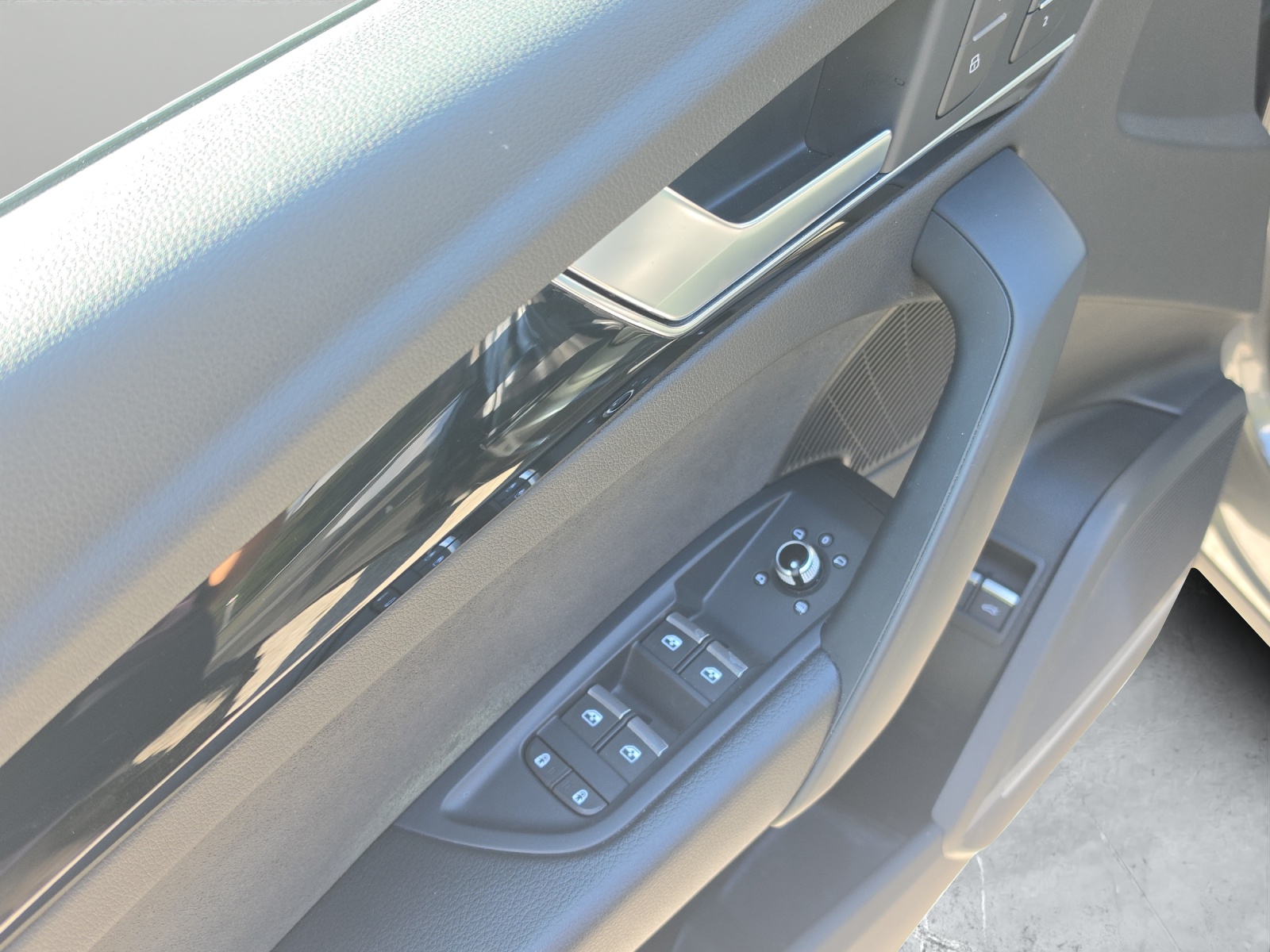 AUDI Q5 55 TFSI e PHEV S line quattro S-tronic-image-8