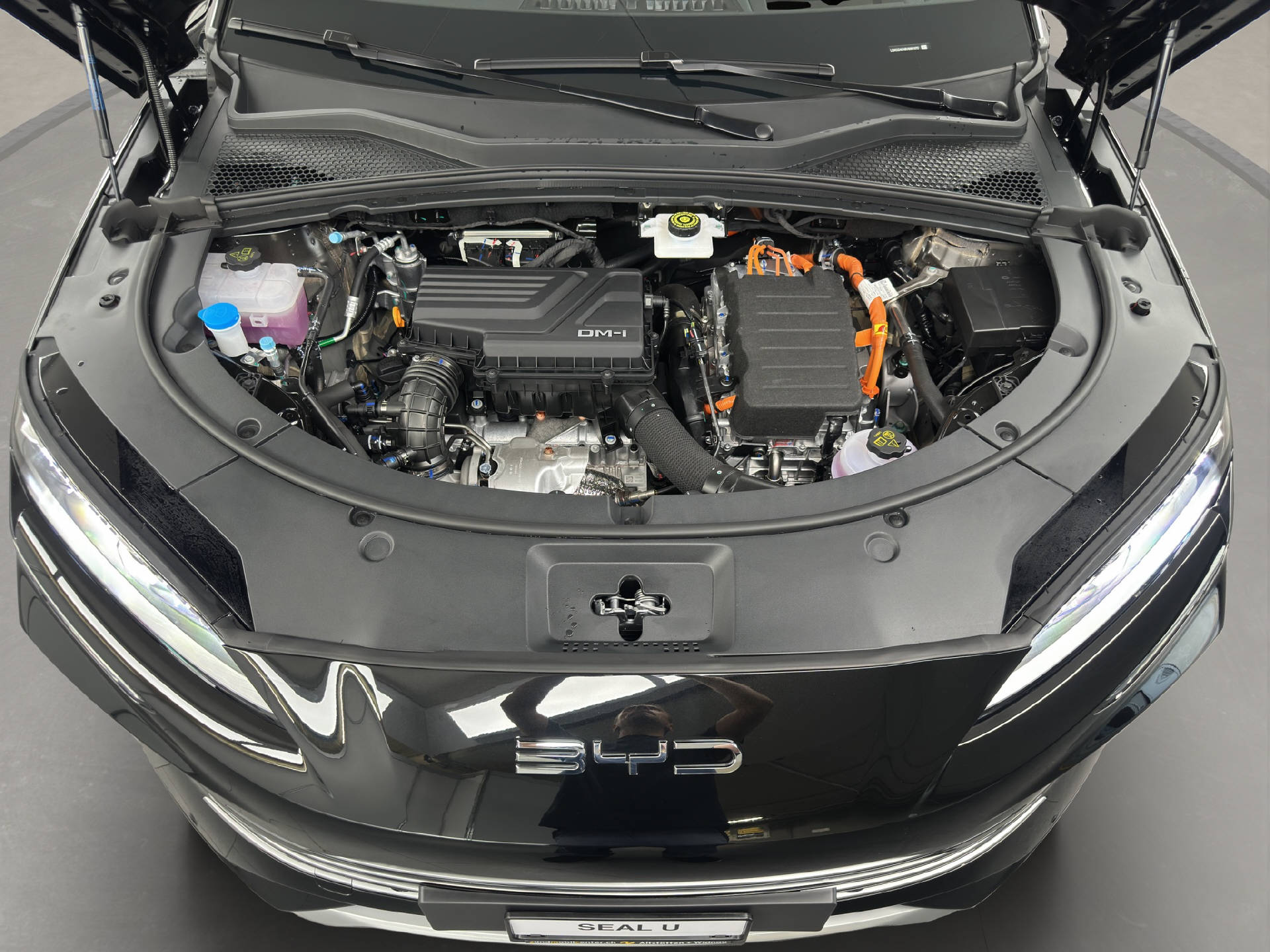 BYD Seal U DM-i Design AWD 324 PS-image-13