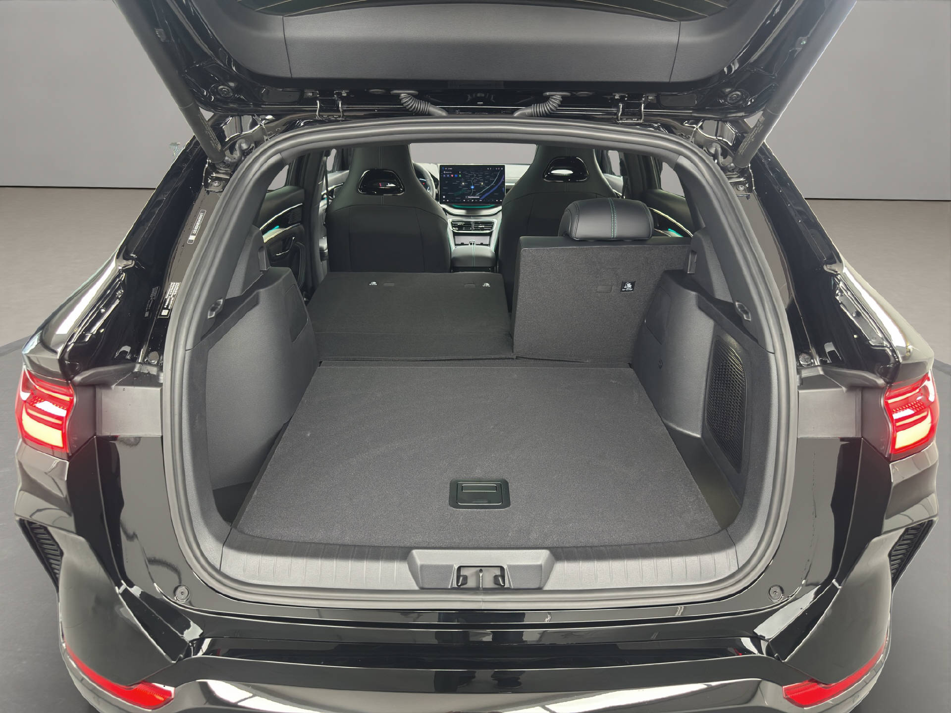 BYD Seal U DM-i Design AWD 324 PS-image-11