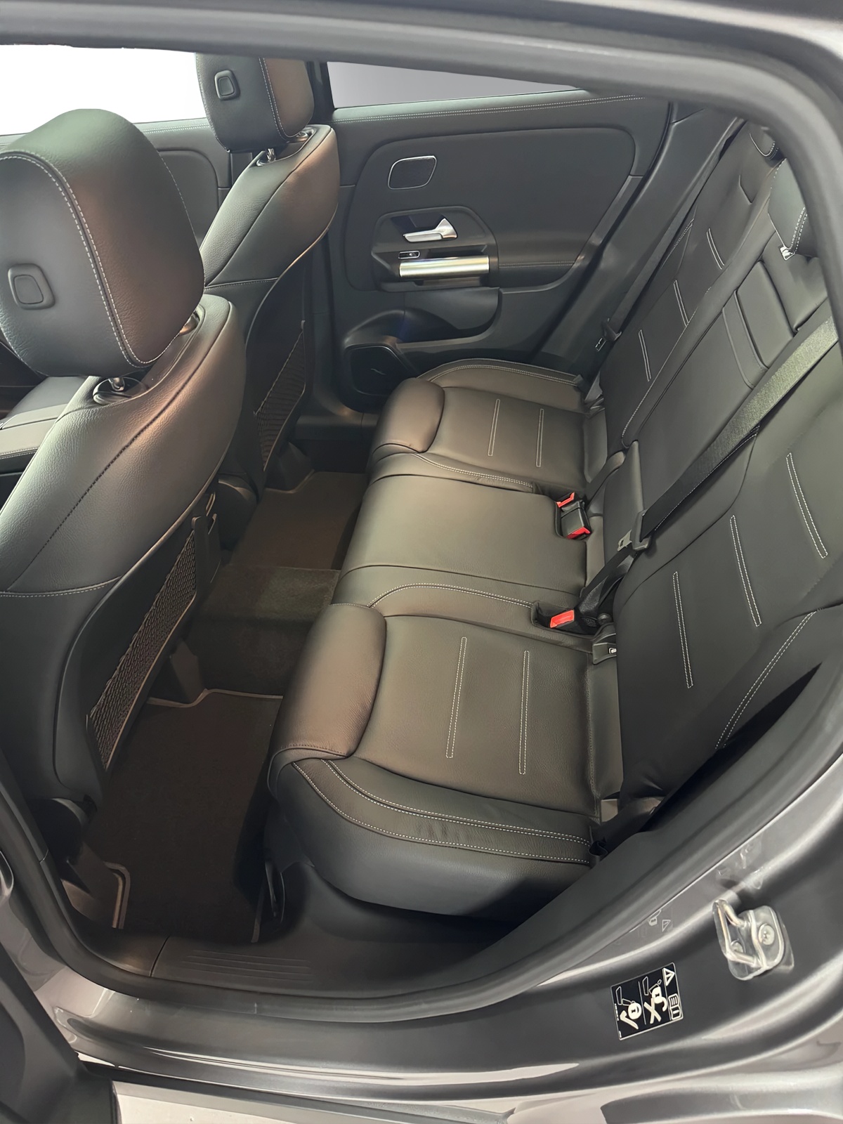 MERCEDES-BENZ GLA 250 4Matic 8G-DCT Swiss Star-image-7