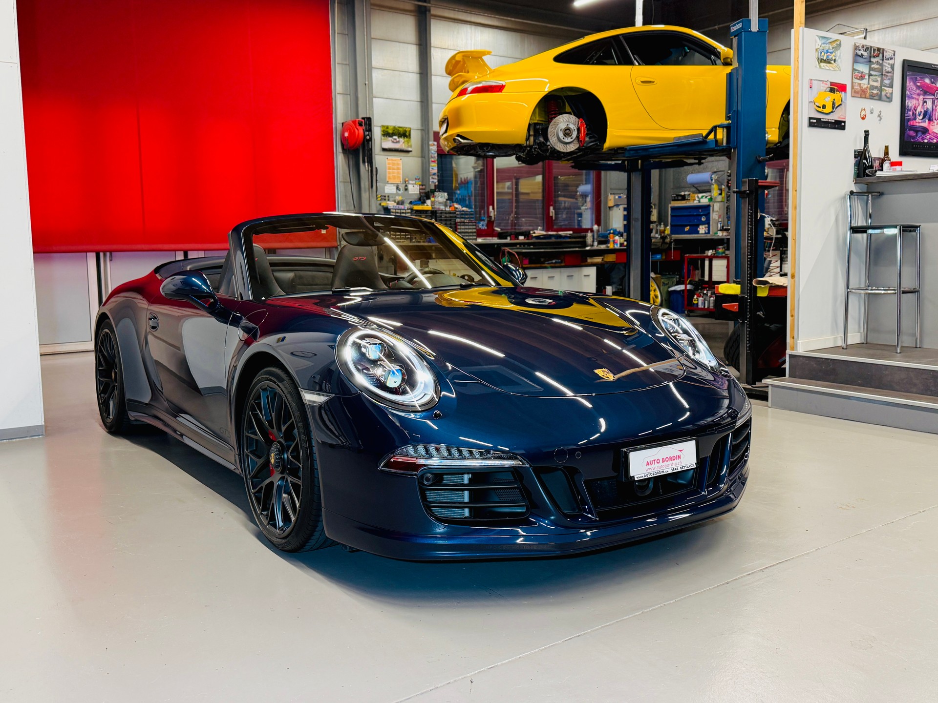 PORSCHE 911 Cabrio Carrera 4 GTS PDK „M5X Dunkelblau metallic“ & Alcantara GTS Interieur-image-15
