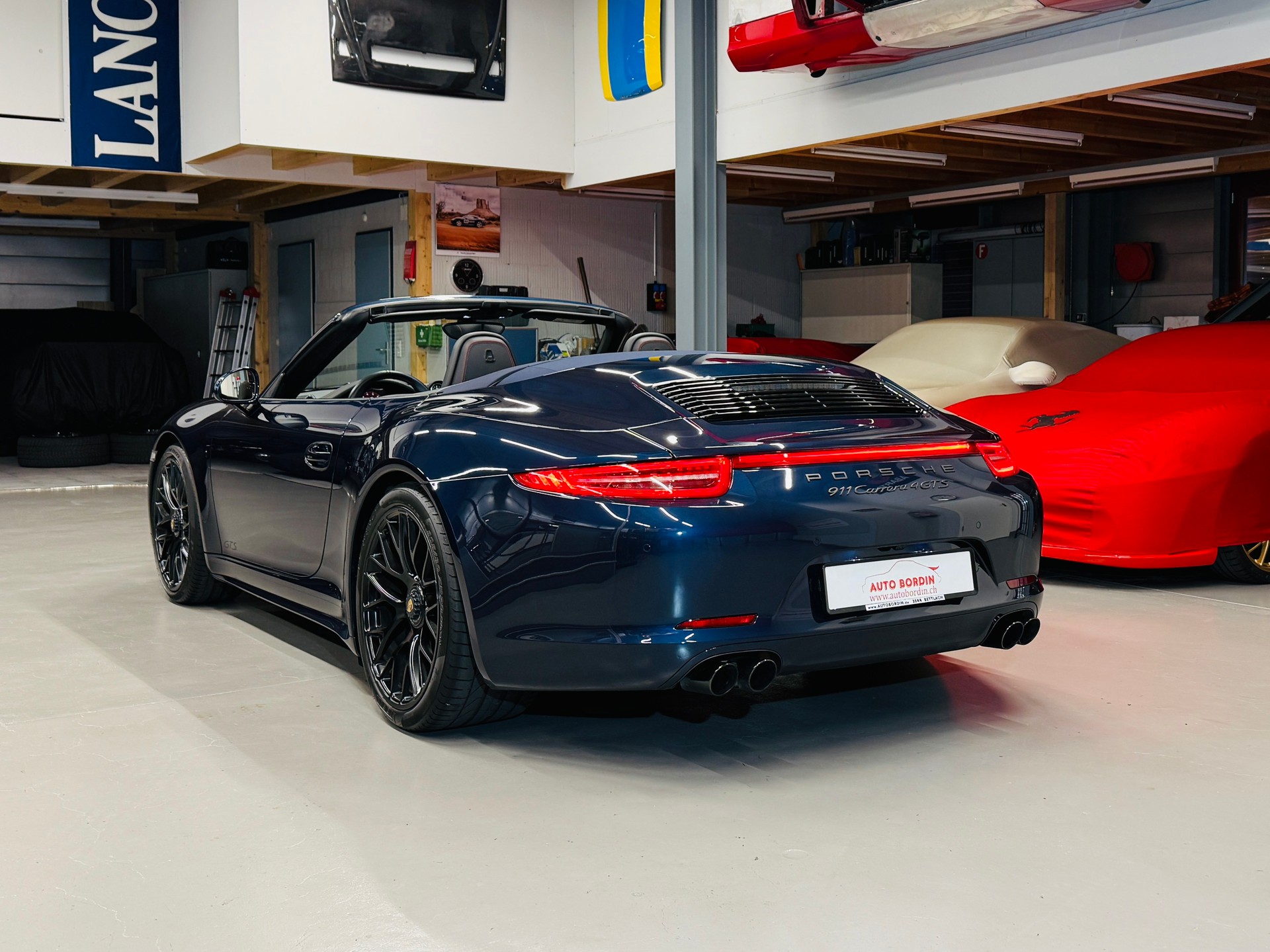 PORSCHE 911 Cabrio Carrera 4 GTS PDK „M5X Dunkelblau metallic“ & Alcantara GTS Interieur-image-12