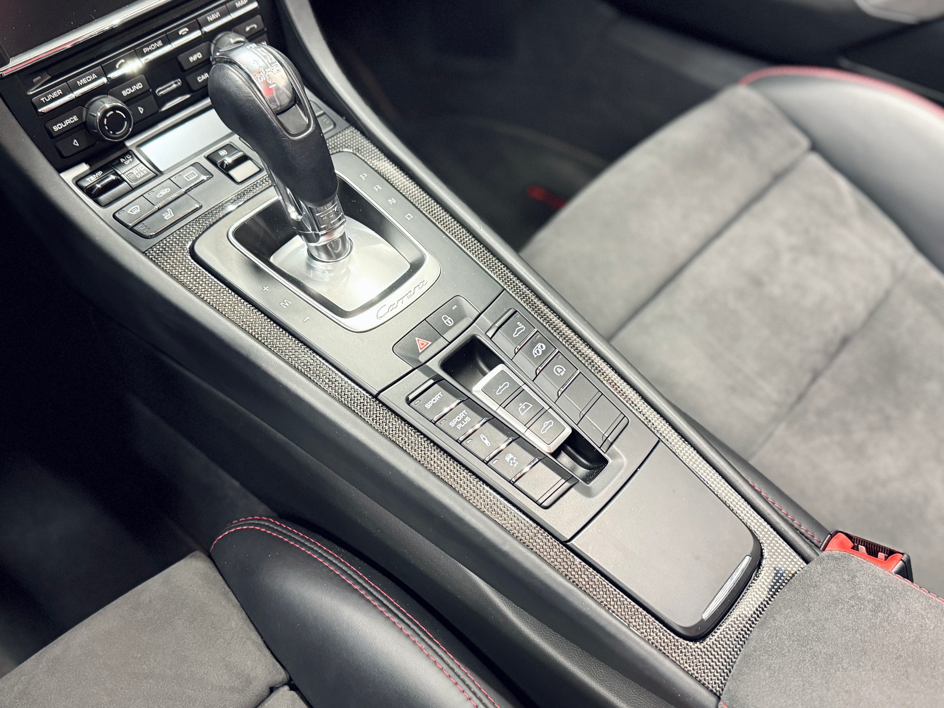 PORSCHE 911 Cabrio Carrera 4 GTS PDK „M5X Dunkelblau metallic“ & Alcantara GTS Interieur-image-7
