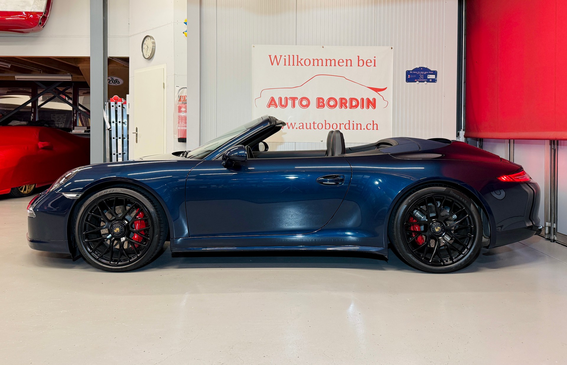 PORSCHE 911 Cabrio Carrera 4 GTS PDK „M5X Dunkelblau metallic“ & Alcantara GTS Interieur-image-2