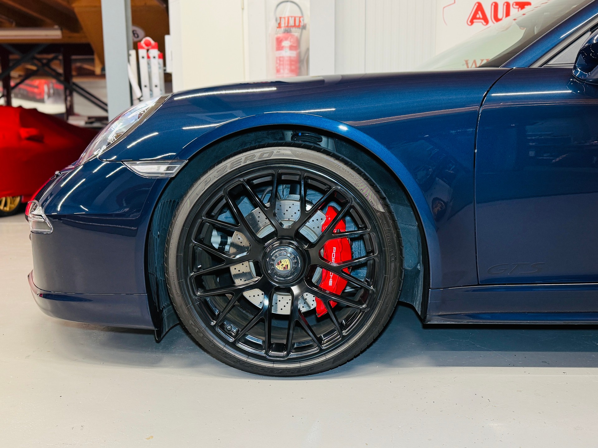 PORSCHE 911 Cabrio Carrera 4 GTS PDK „M5X Dunkelblau metallic“ & Alcantara GTS Interieur-image-3