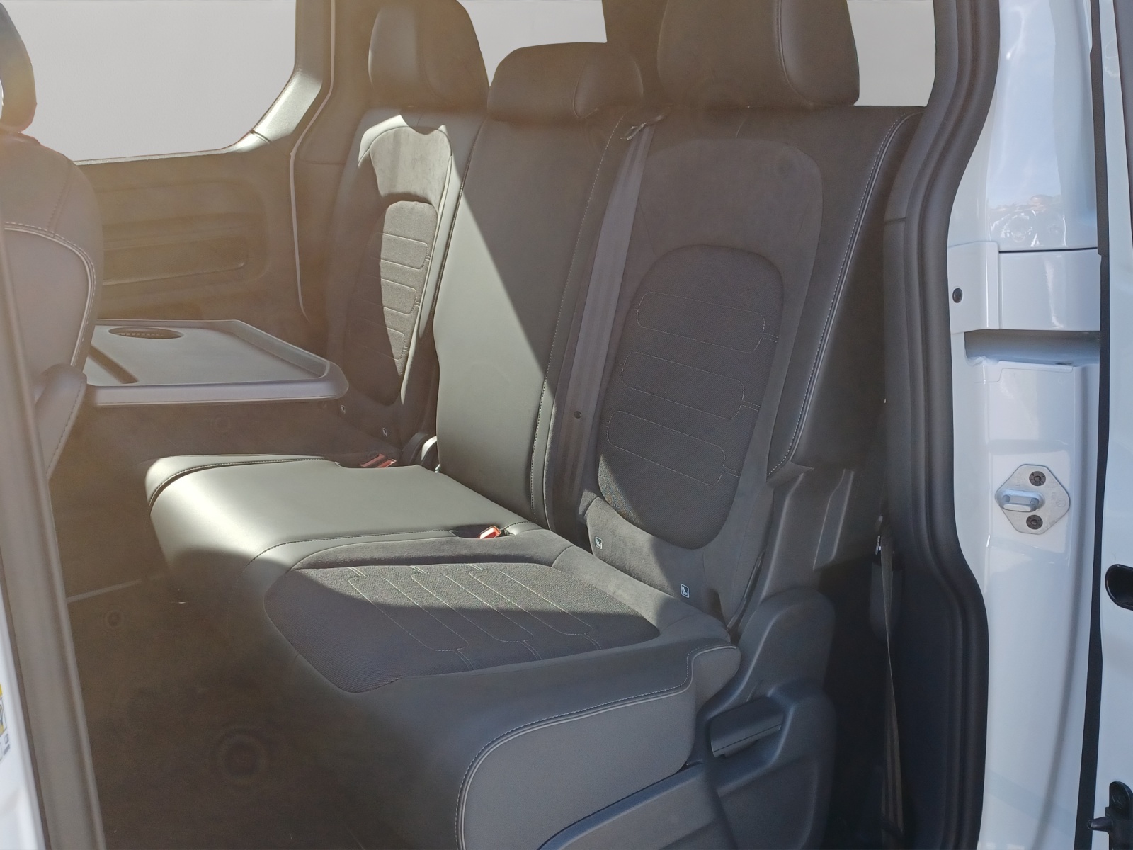 VW ID. Buzz Pro 4Motion 79kW/82kW NWB-image-15
