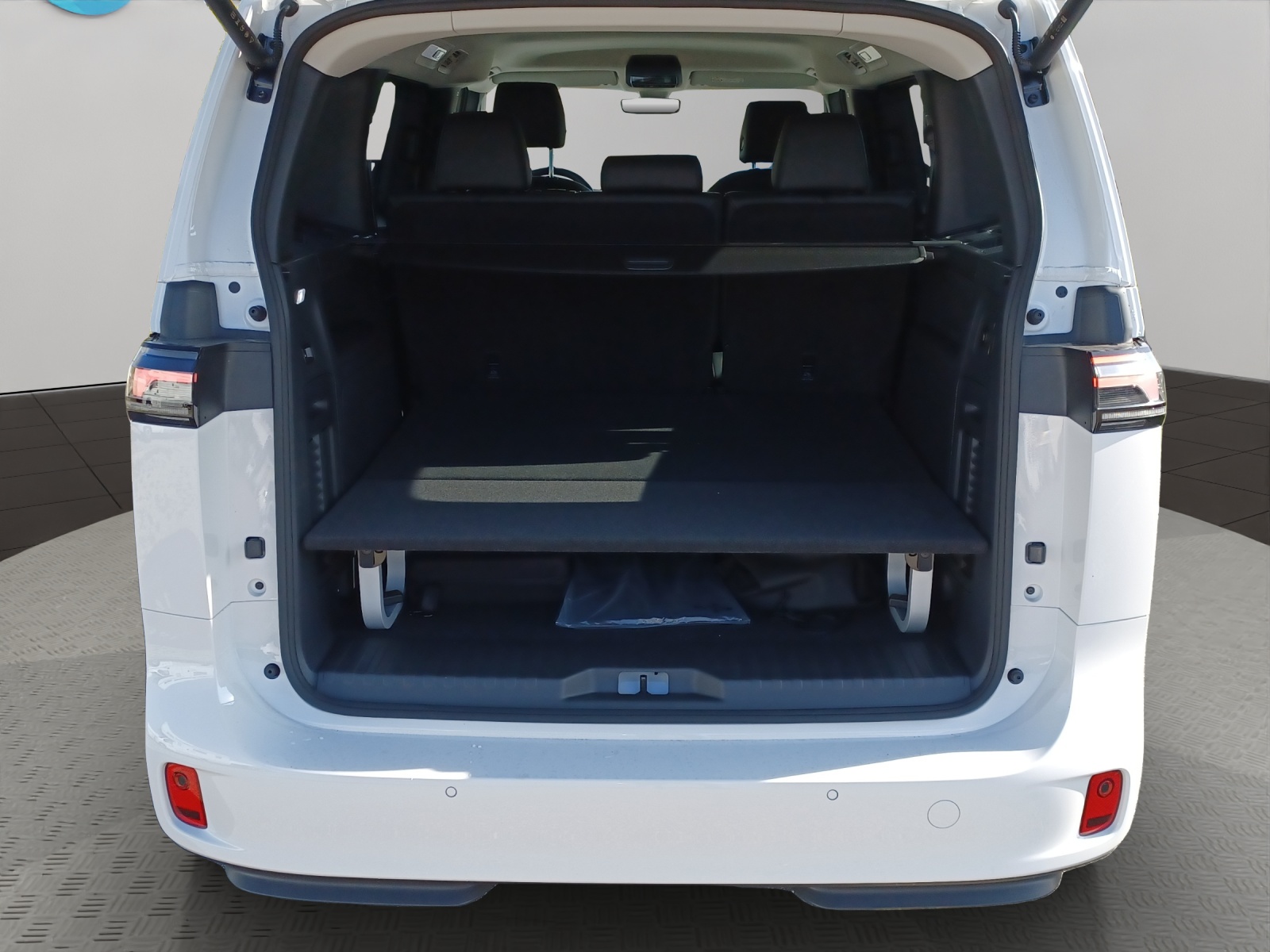 VW ID. Buzz Pro 4Motion 79kW/82kW NWB-image-5
