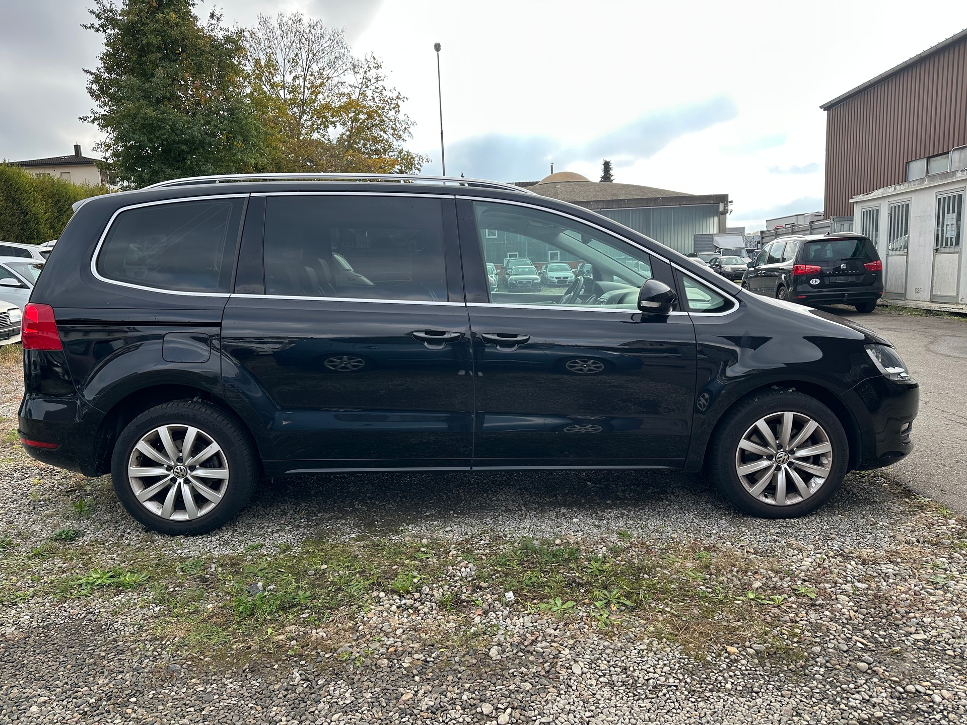 VW Sharan 2.0 TDI BlueMotion Technology Highline DSG-image-2