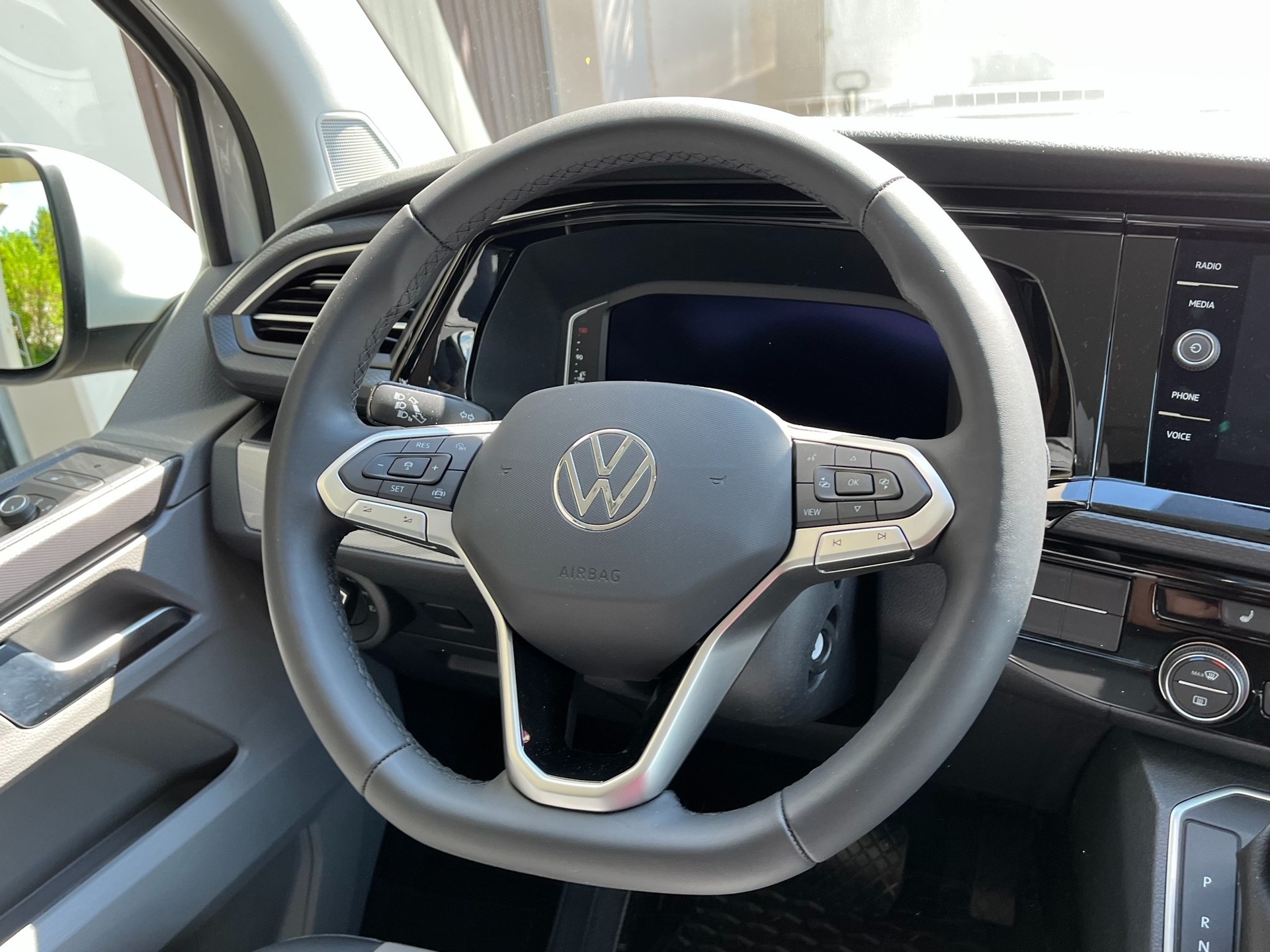 VW T6.1 Caravelle 2.0 TDI Highline DSG-image-10