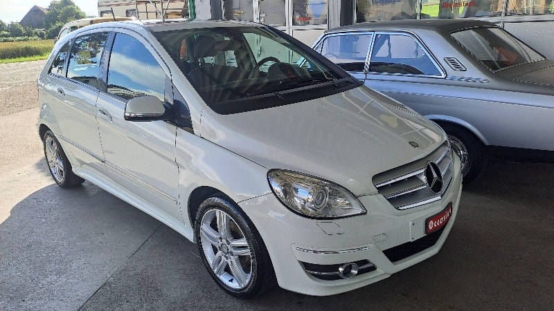 MERCEDES-BENZ B 200-image-13