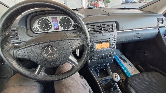 MERCEDES-BENZ B 200-image-8