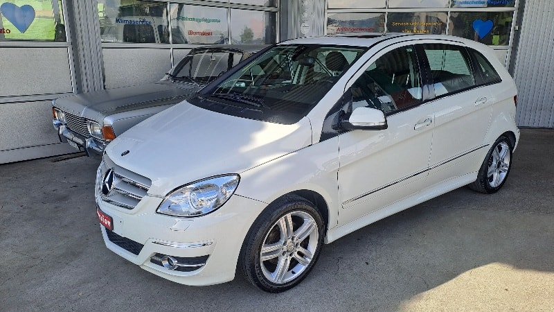 MERCEDES-BENZ B 200-image-12