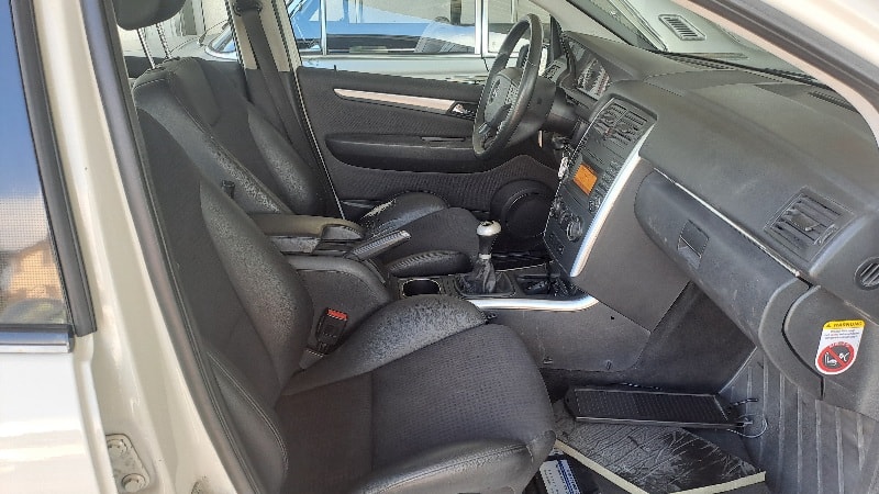 MERCEDES-BENZ B 200-image-9