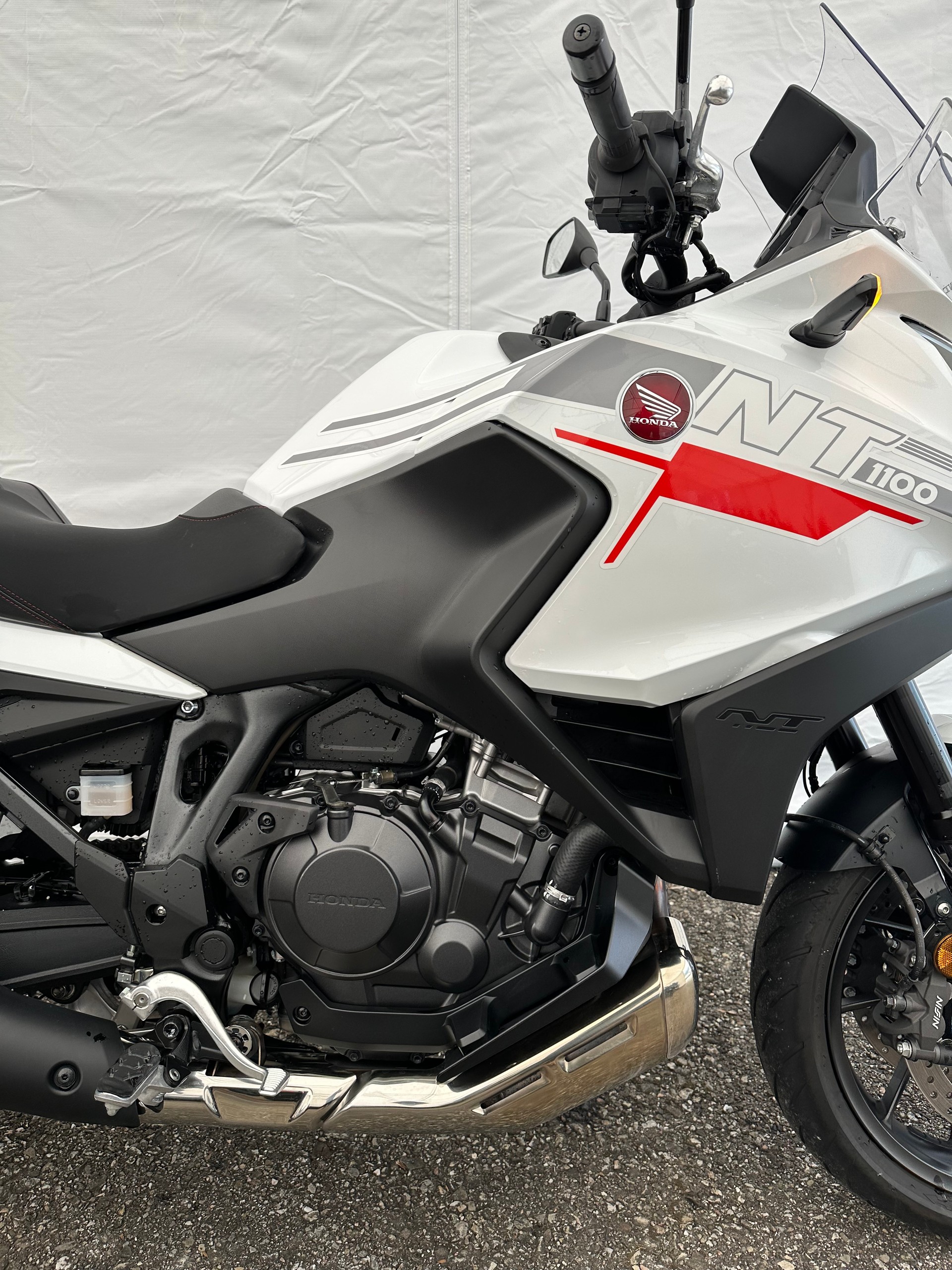 HONDA NT 1100-showroom-element-3