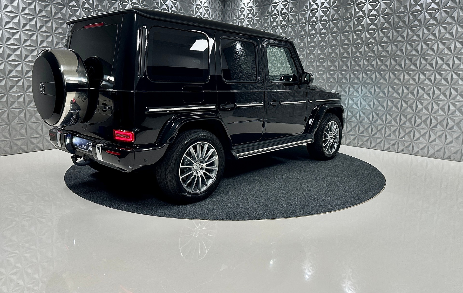 MERCEDES-BENZ G 400 d AMG Line 9G-Tronic-image-4