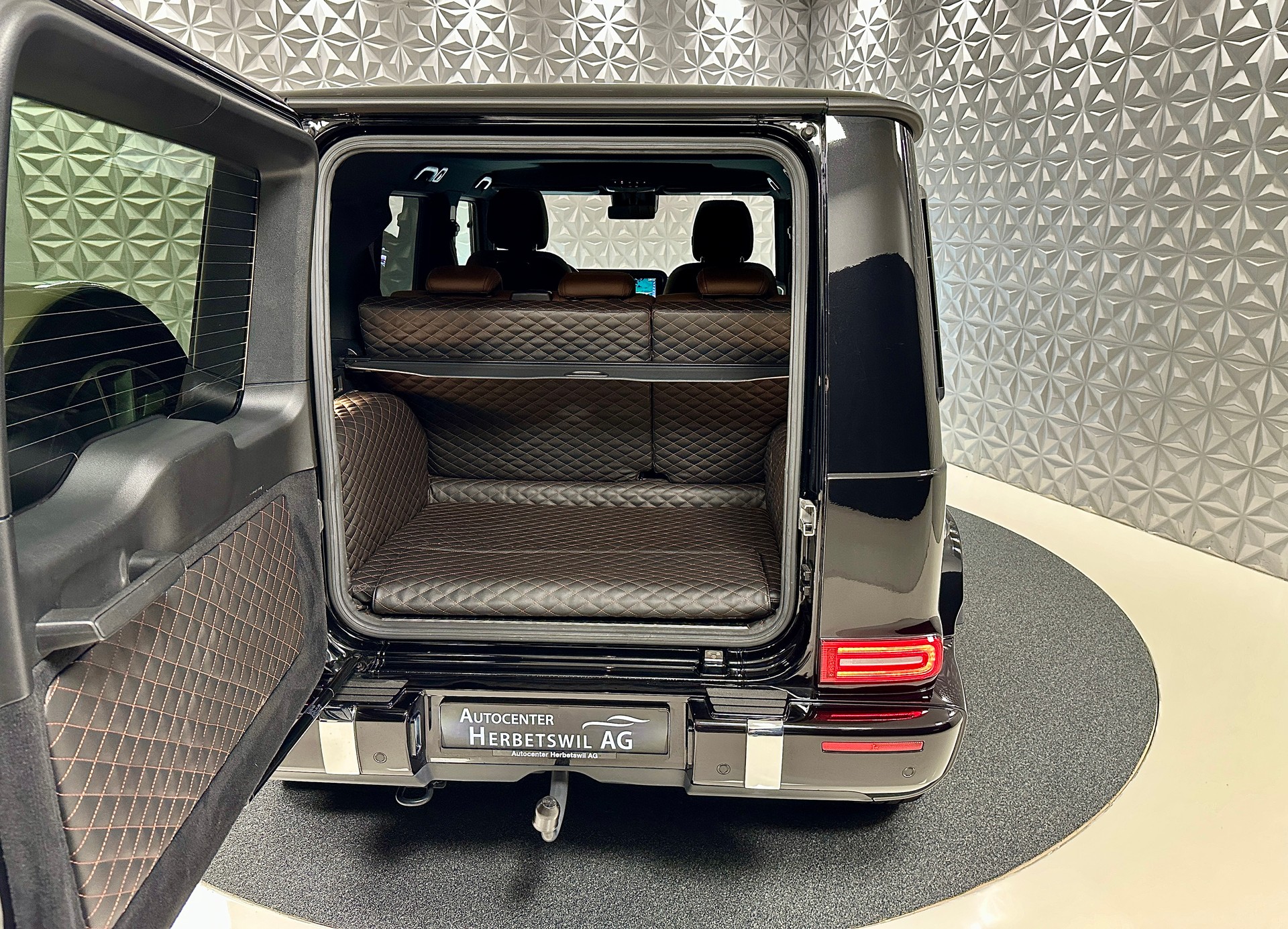 MERCEDES-BENZ G 400 d AMG Line 9G-Tronic-image-10