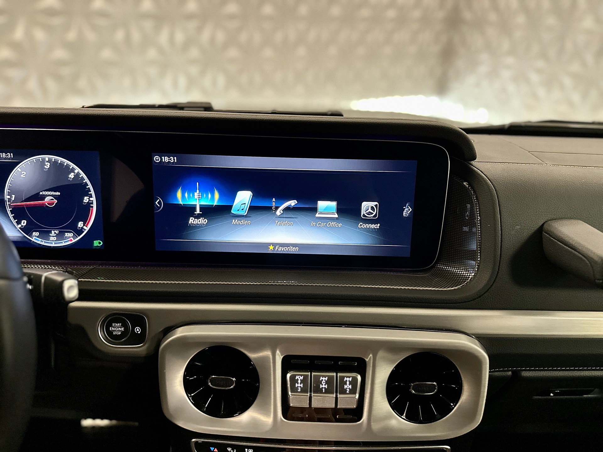 MERCEDES-BENZ G 400 d AMG Line 9G-Tronic-image-20
