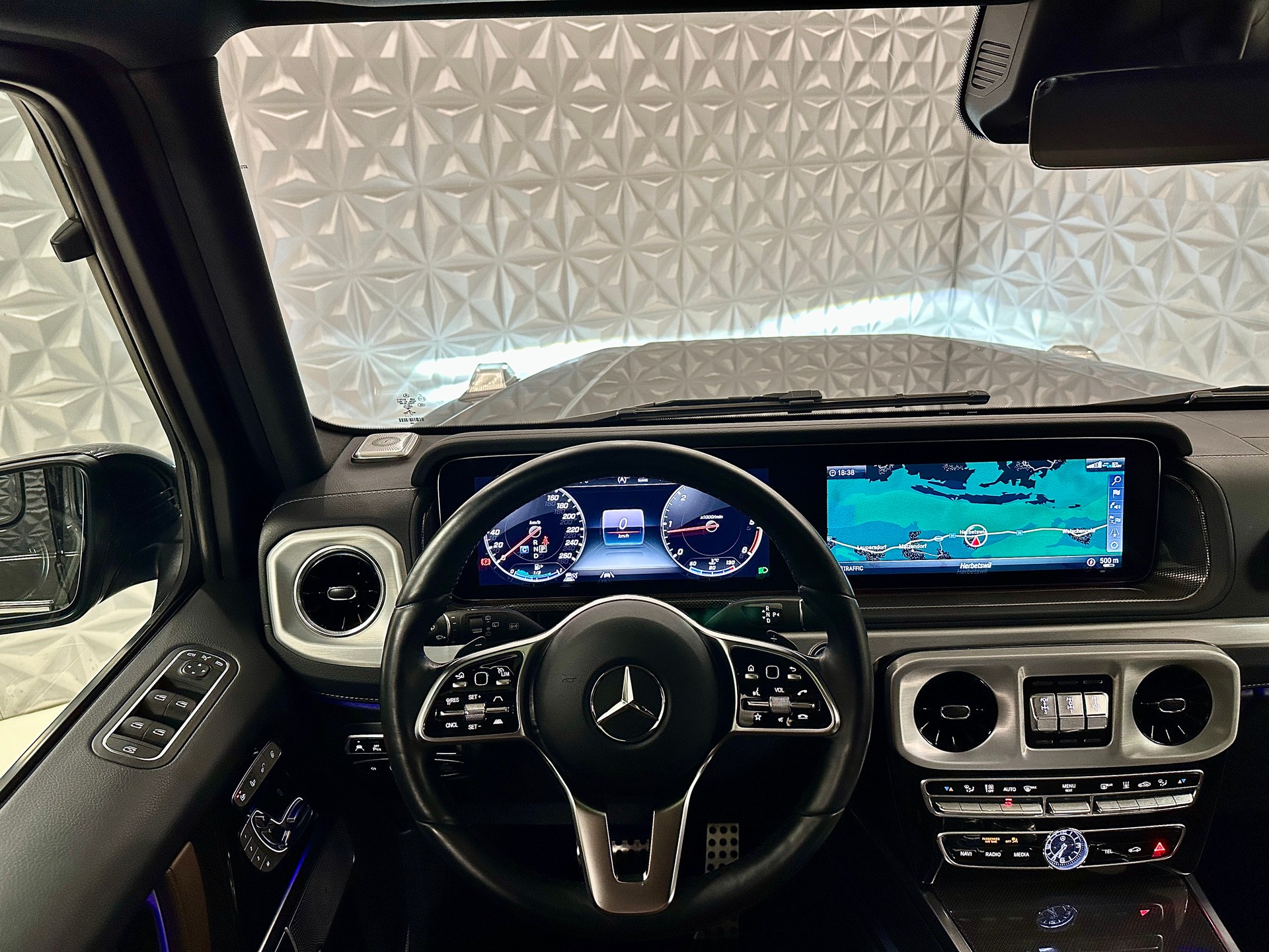 MERCEDES-BENZ G 400 d AMG Line 9G-Tronic-image-31
