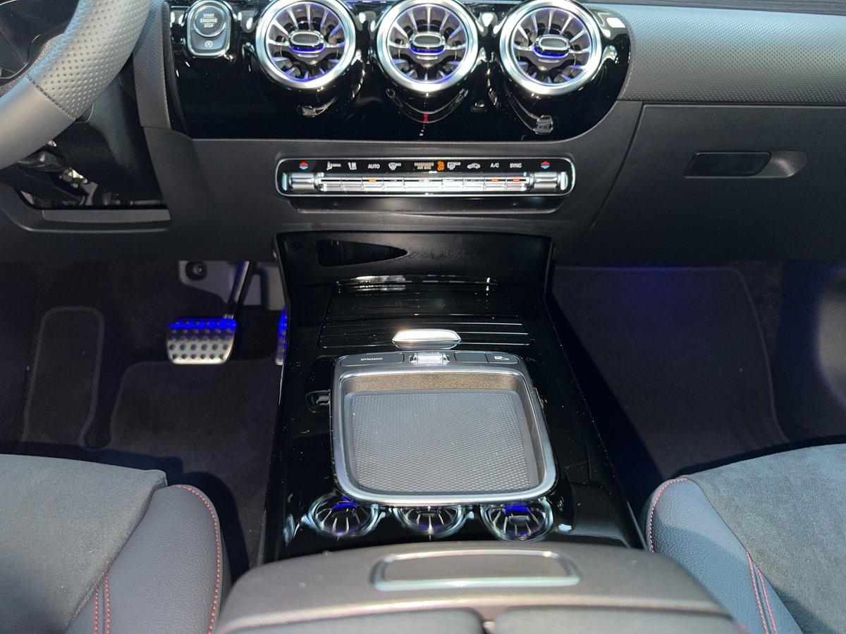 MERCEDES-BENZ A 180 AMG Line-image-13