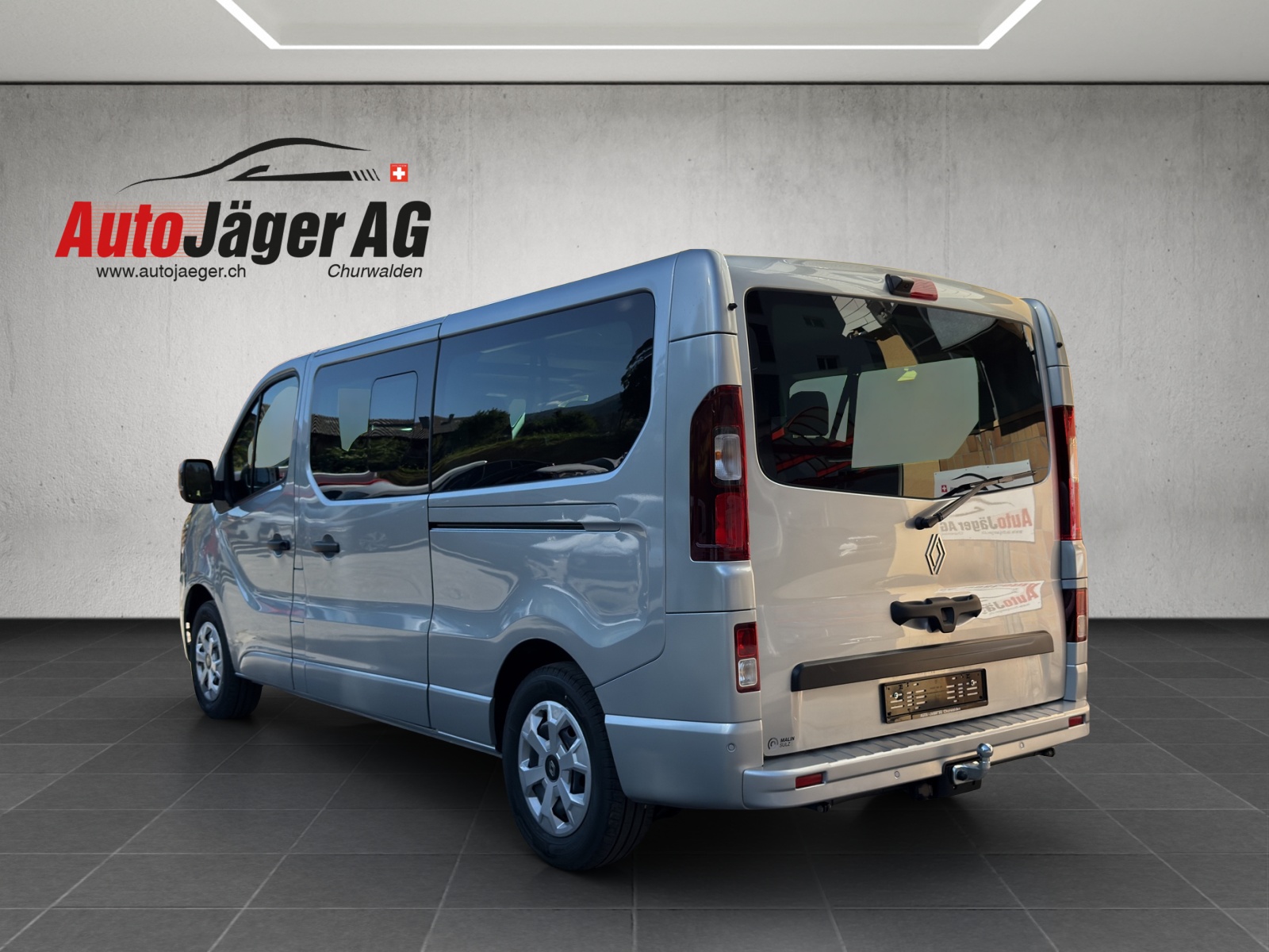 RENAULT Trafic Blue dCi 150 Passenger Grand Techno-image-3