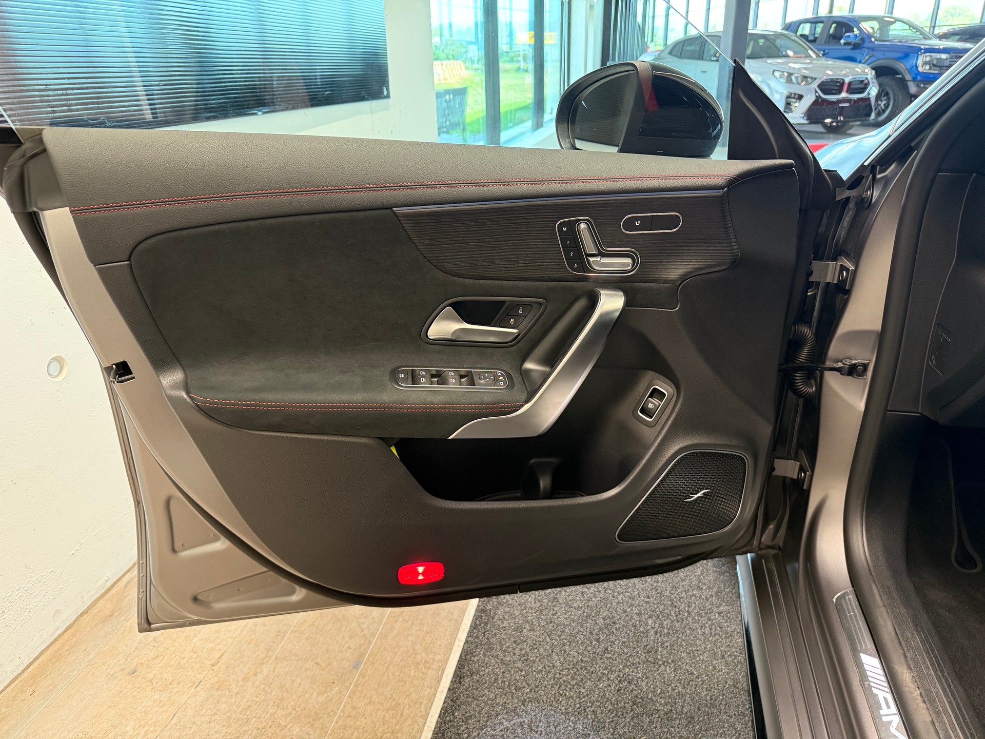 MERCEDES-BENZ CLA 45 S AMG 4Matic+ 8G-DCT-image-10