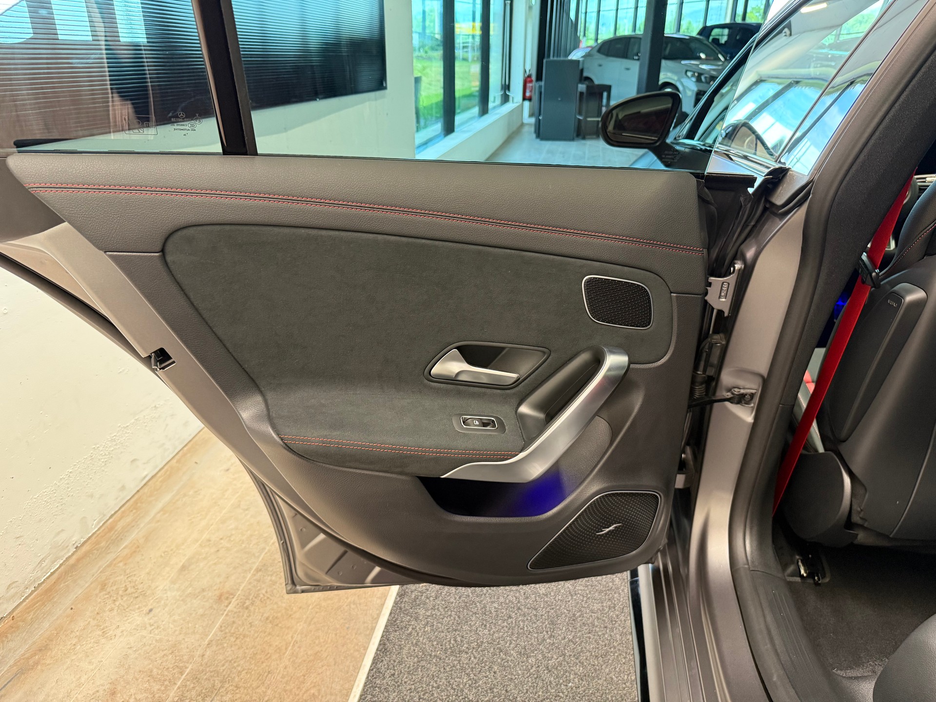MERCEDES-BENZ CLA 45 S AMG 4Matic+ 8G-DCT-image-25