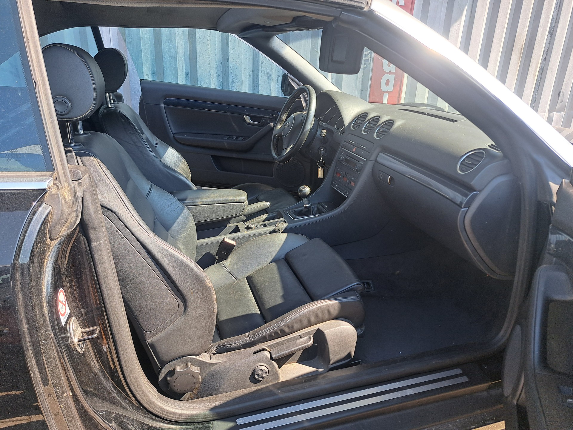 AUDI A4 Cabriolet 1.8 Turbo-image-10