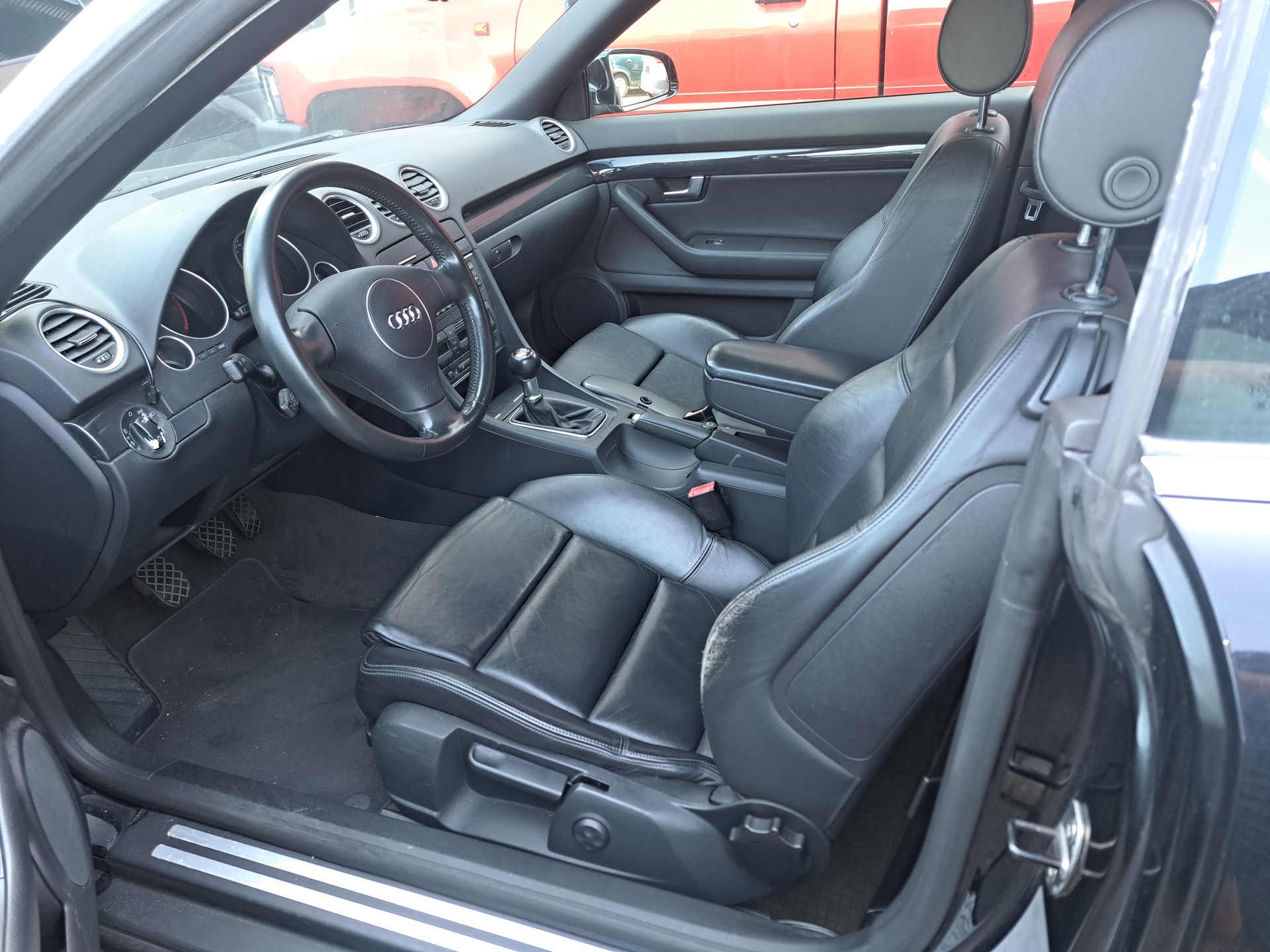 AUDI A4 Cabriolet 1.8 Turbo-image-2
