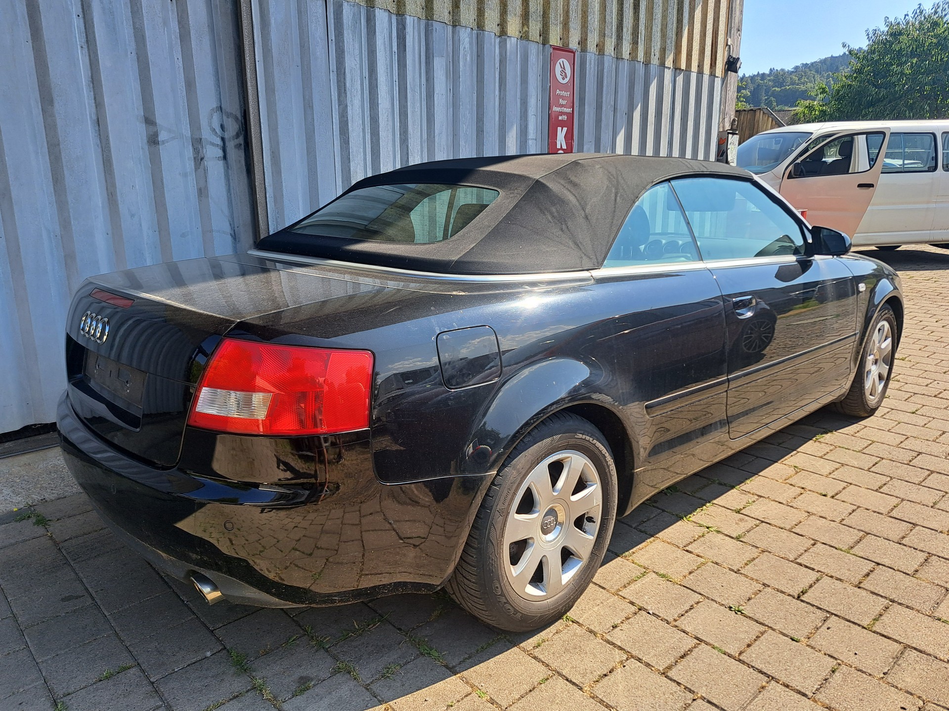 AUDI A4 Cabriolet 1.8 Turbo-image-1