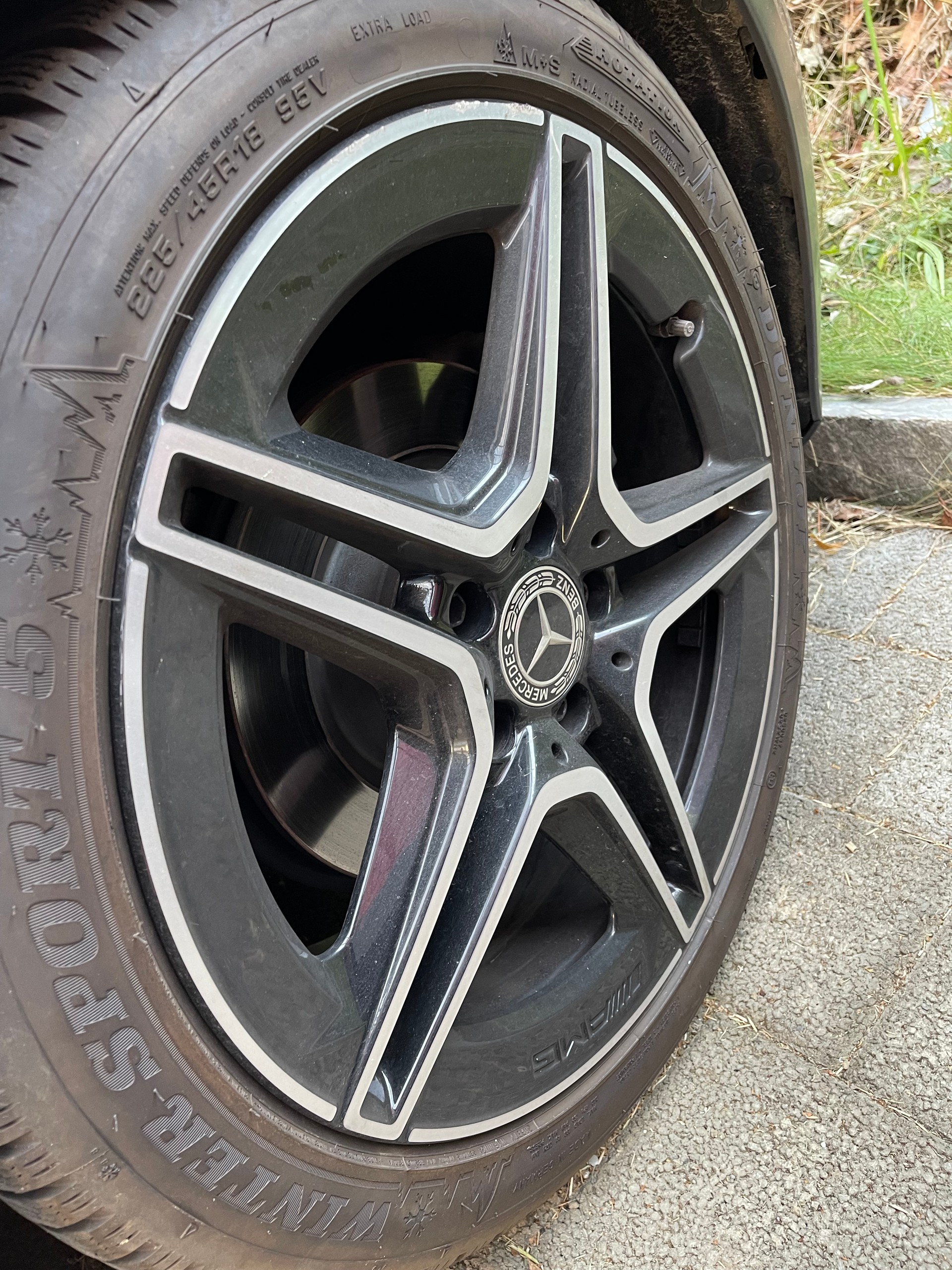 MERCEDES-BENZ A 250 AMG Line 7G-DCT-image-3